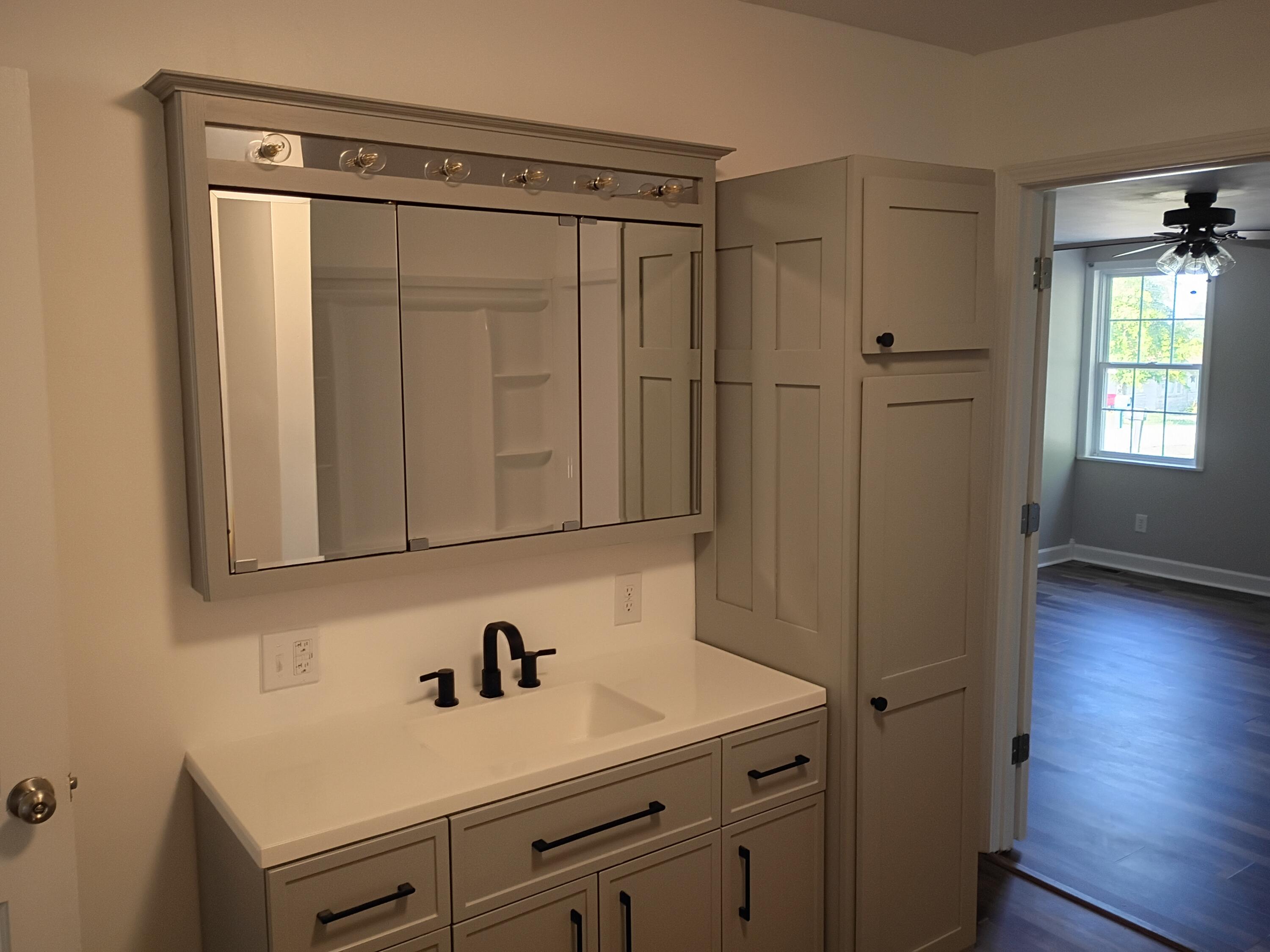 1213 Silliman Avenue Property Photo 12