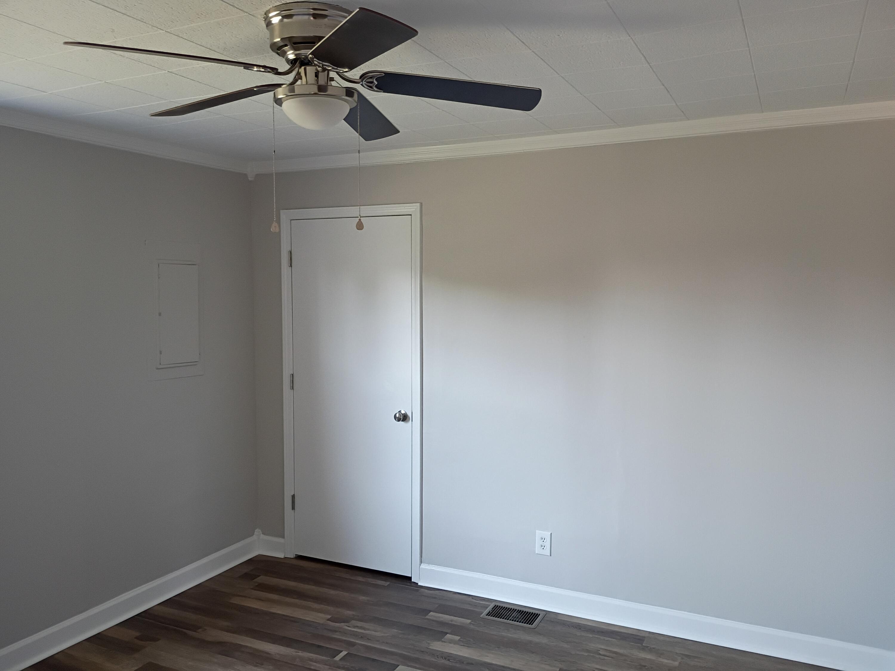 1213 Silliman Avenue Property Photo 16