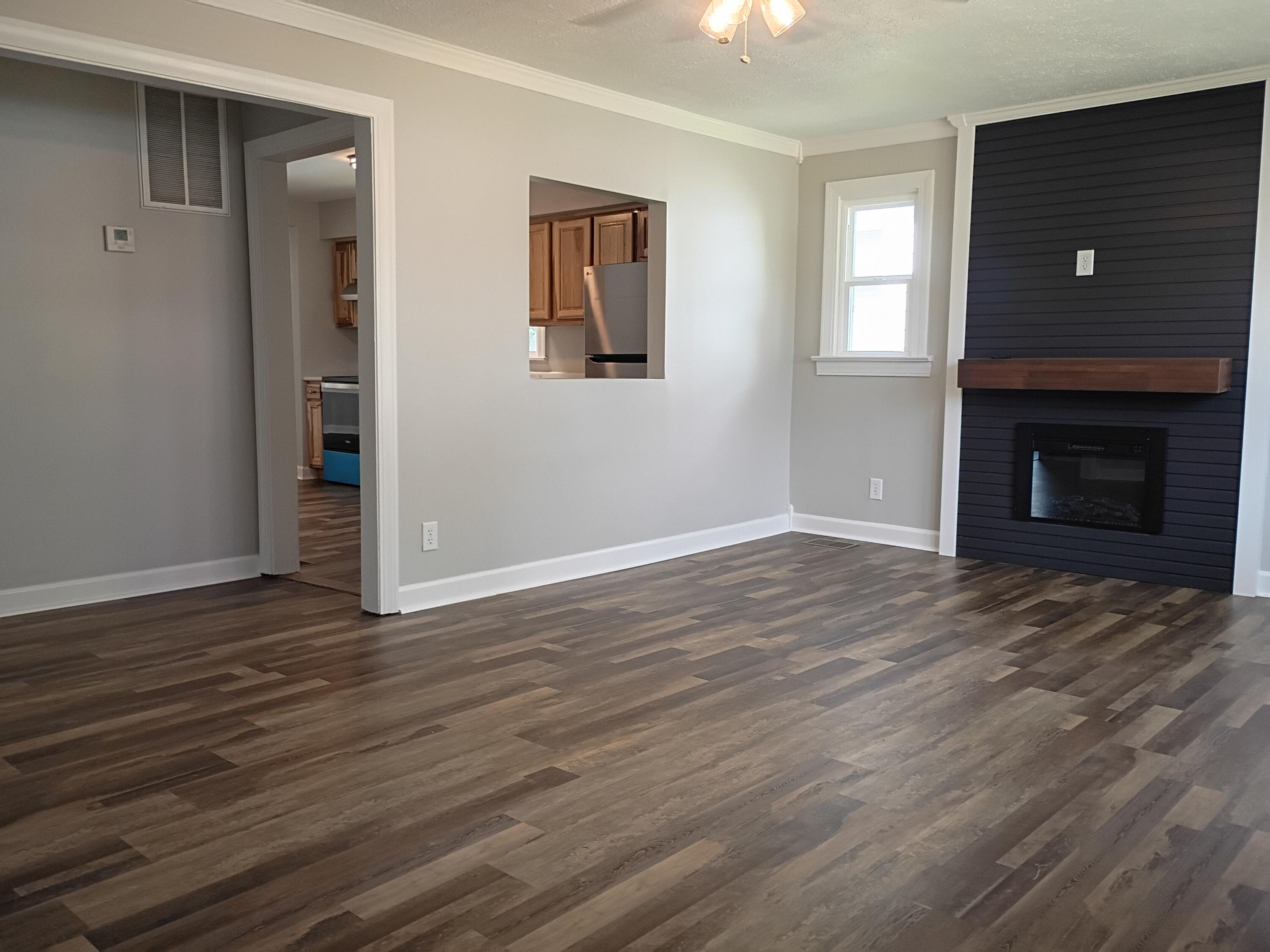 1213 Silliman Avenue Property Photo 23