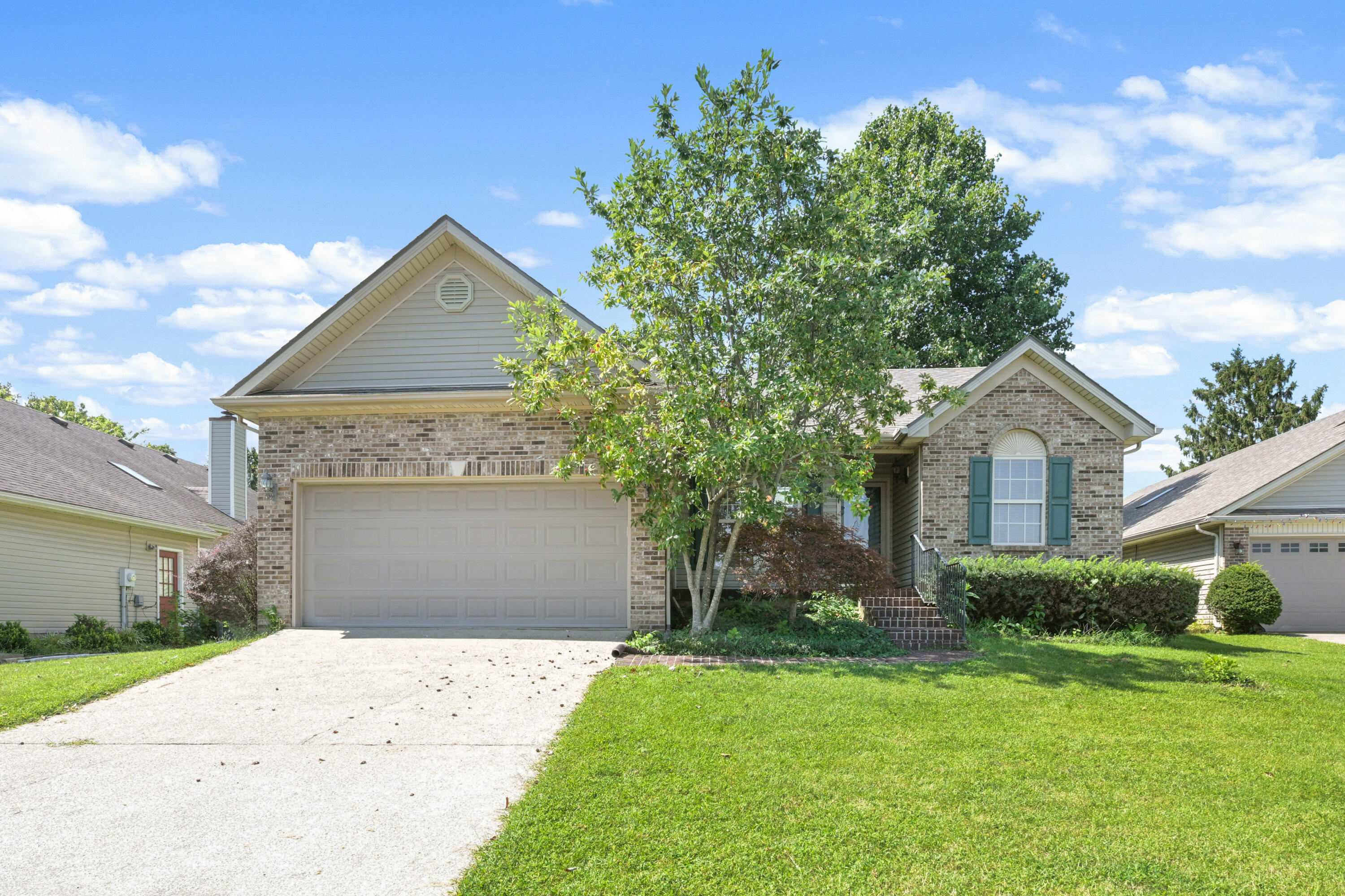 480 Glendora Drive Property Photo 3