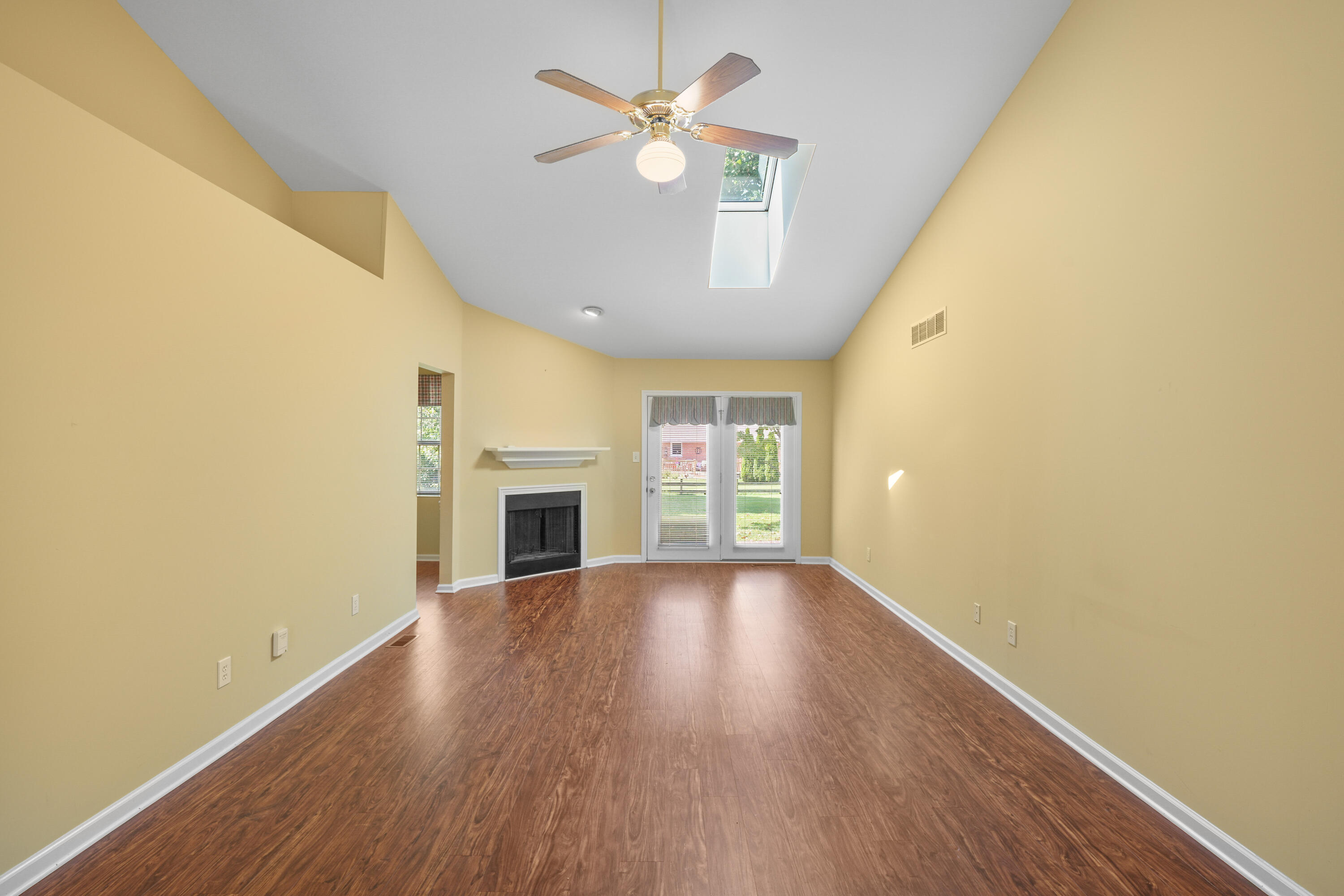 480 Glendora Drive Property Photo 5