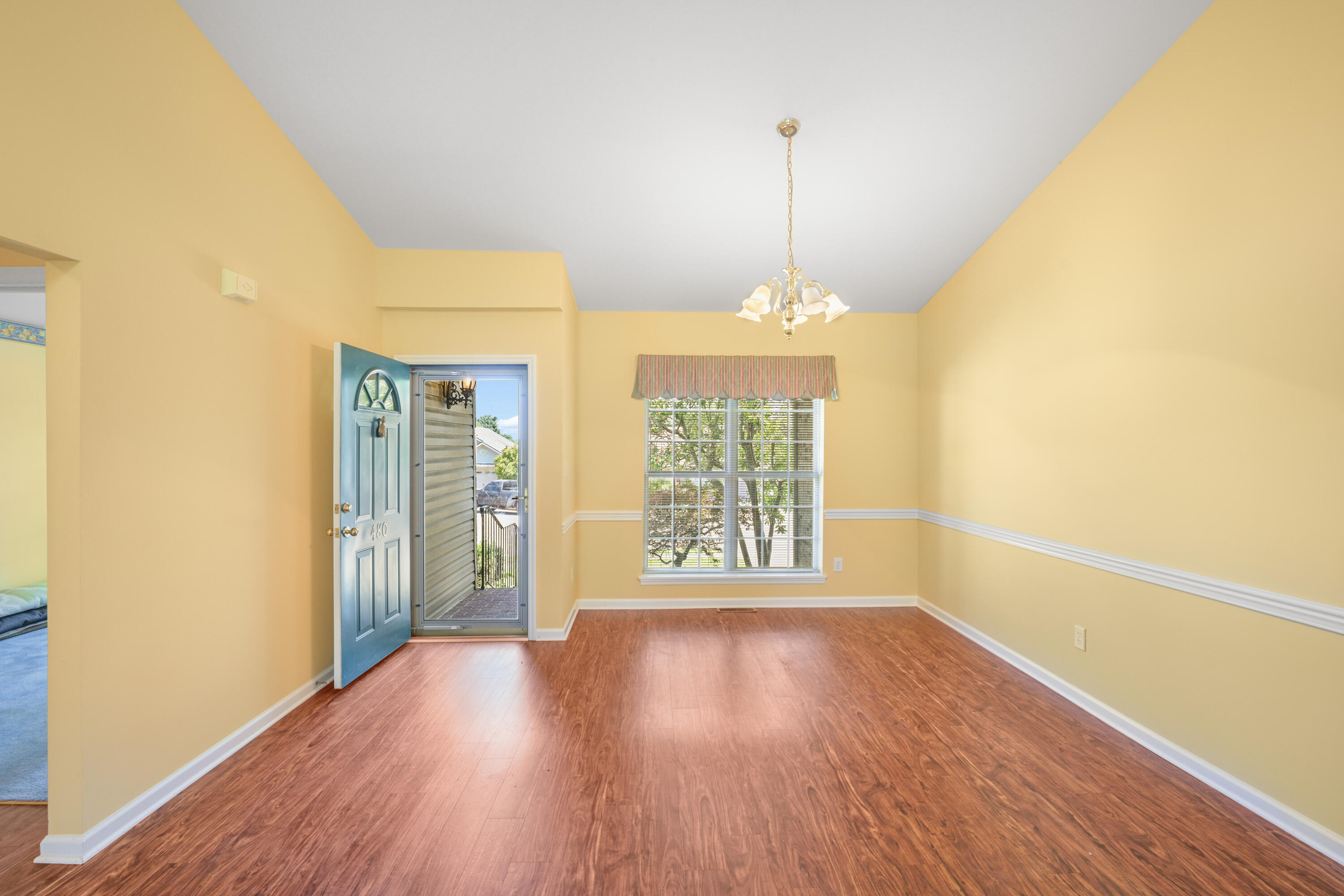 480 Glendora Drive Property Photo 9