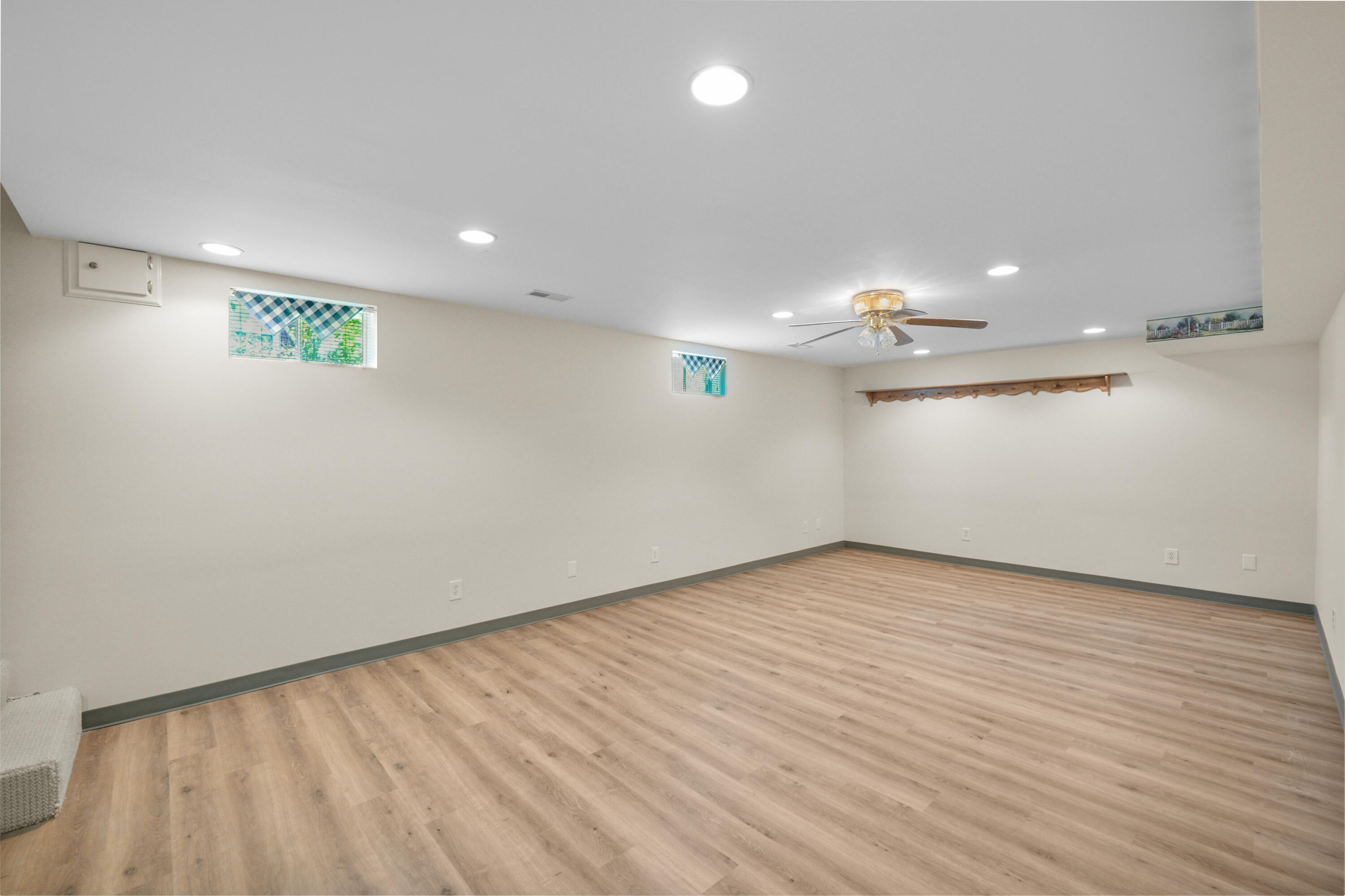 480 Glendora Drive Property Photo 23