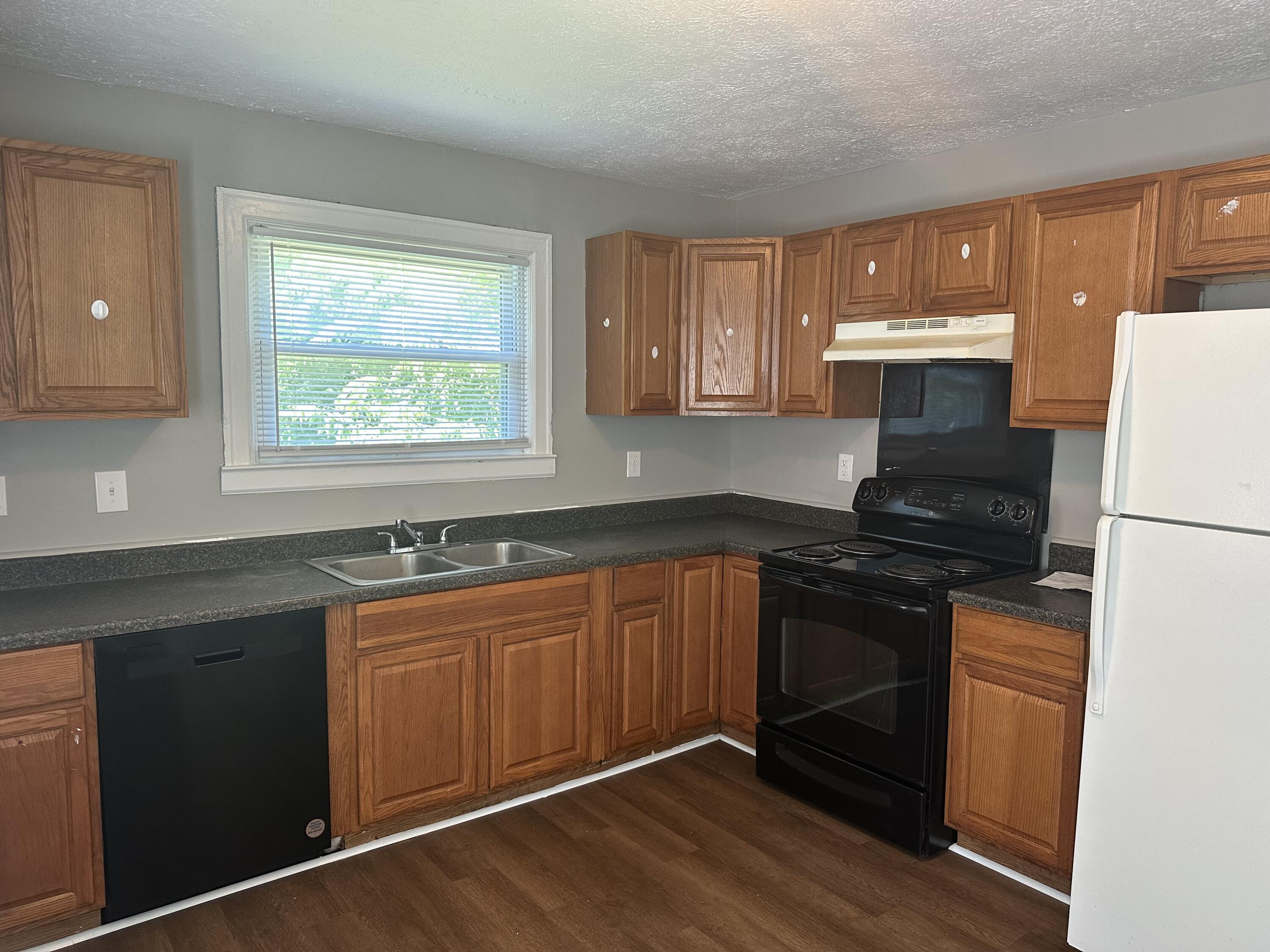 148 Fairlawn Avenue Property Photo 4
