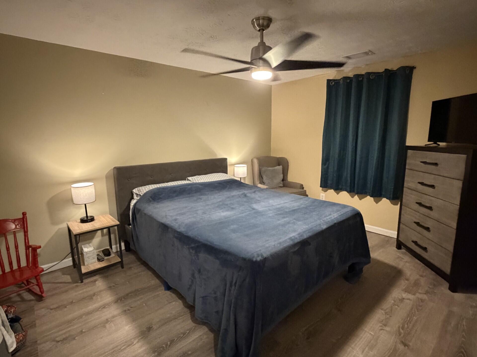 541 El Paseo Place Property Photo 6
