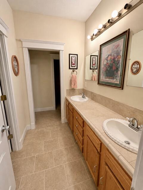 16 Country Hill Property Photo 13