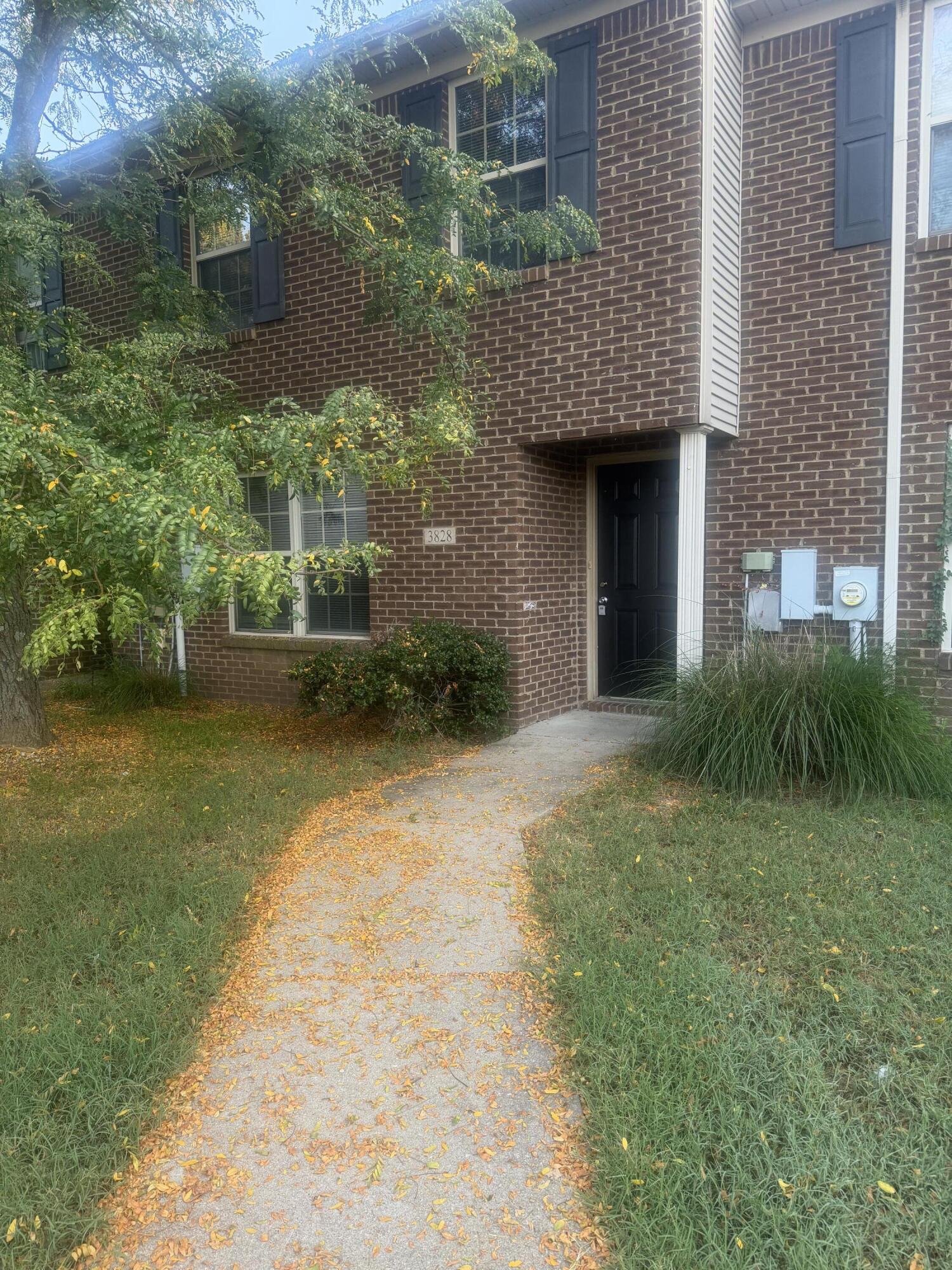 3828 Pinecrest Way Property Photo 2