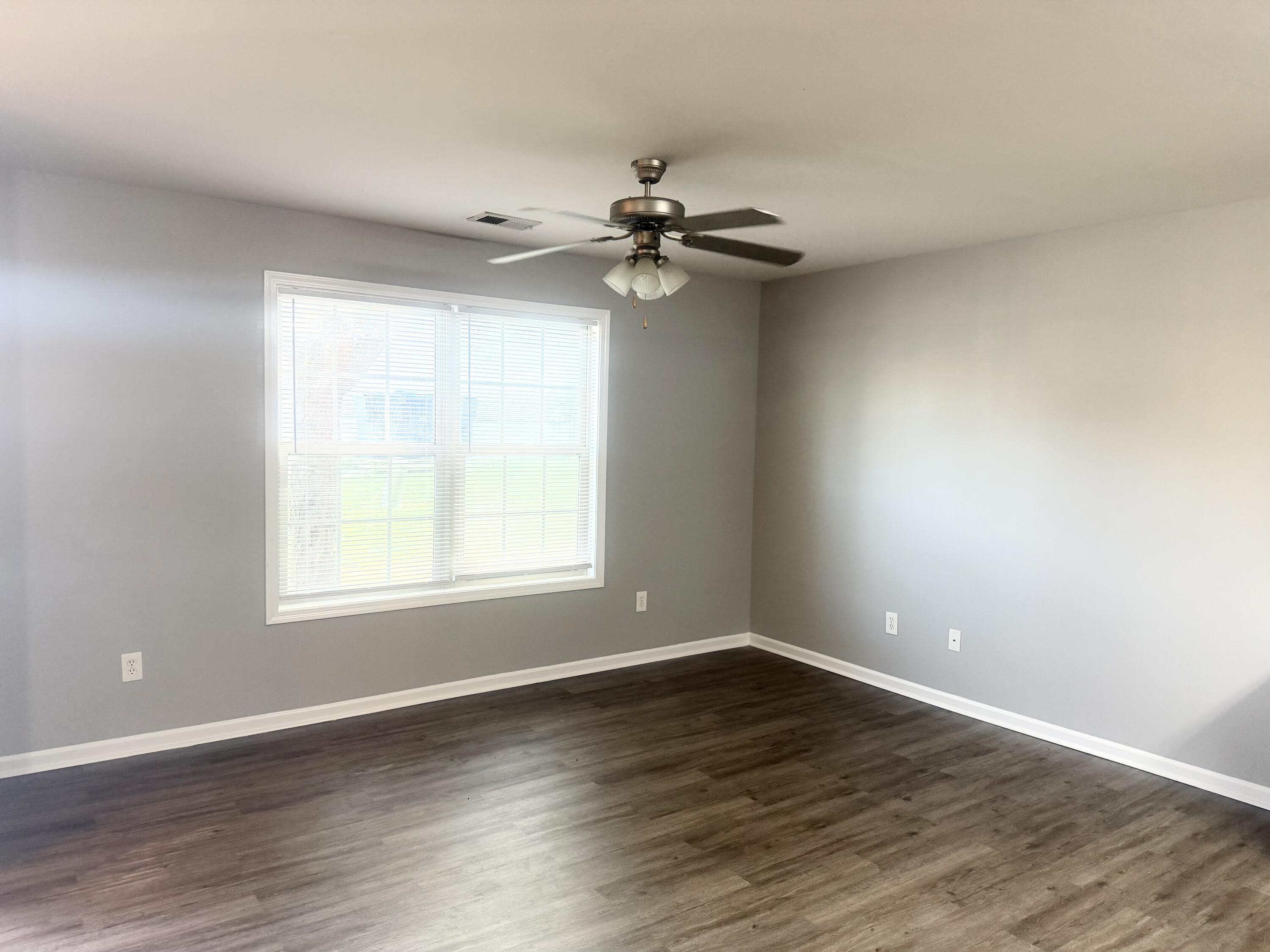 3828 Pinecrest Way Property Photo 5