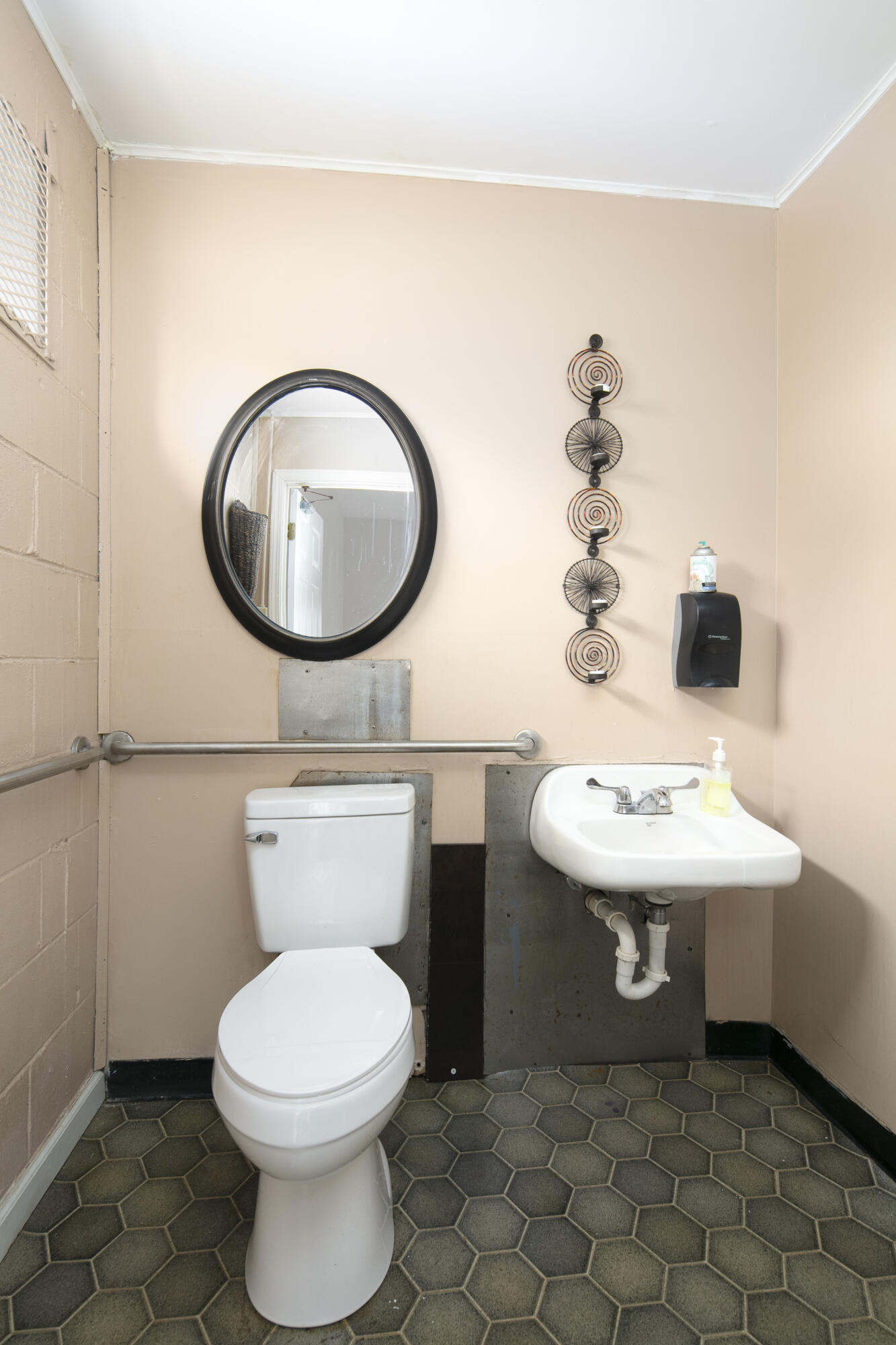 26 N Highland Street Property Photo 5
