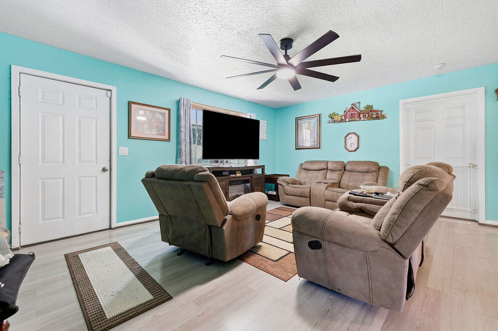 92 Hick Road Property Photo 4