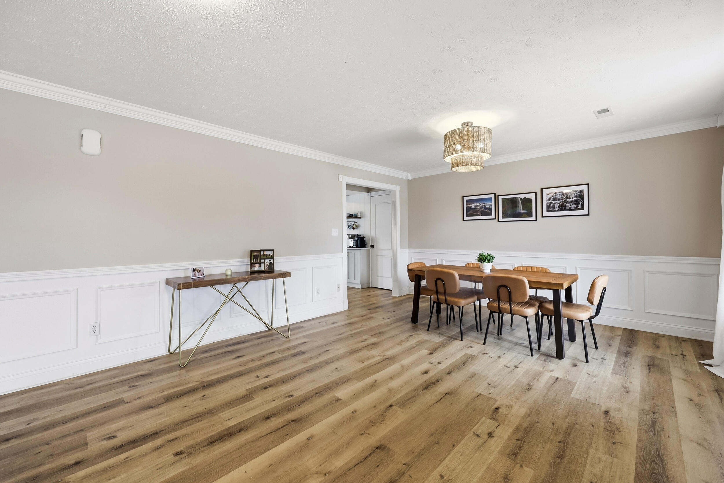 716 Hackney Court Property Photo 4