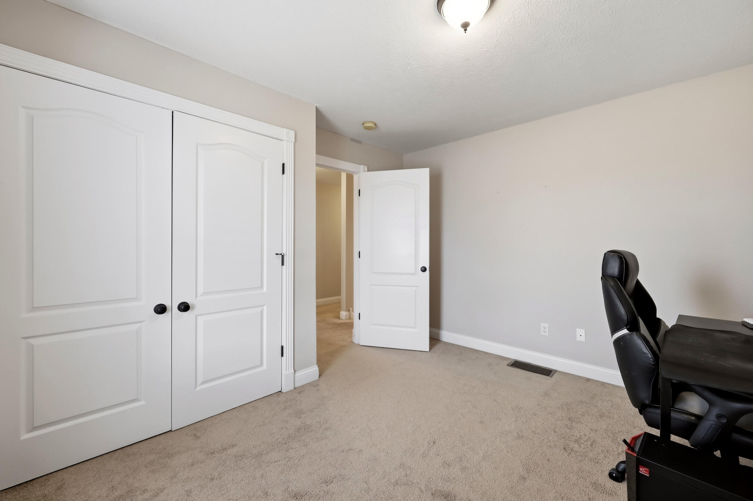 716 Hackney Court Property Photo 27