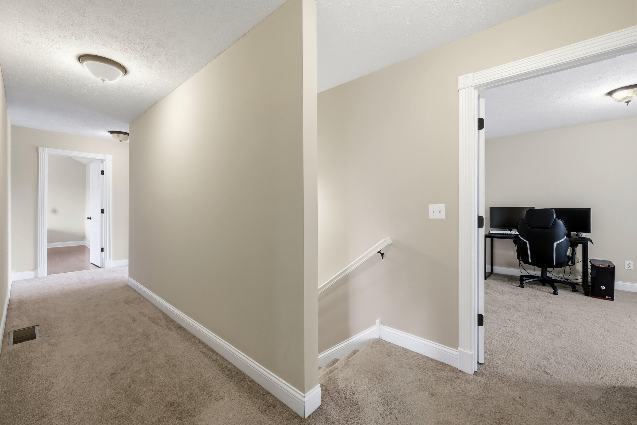 716 Hackney Court Property Photo 28