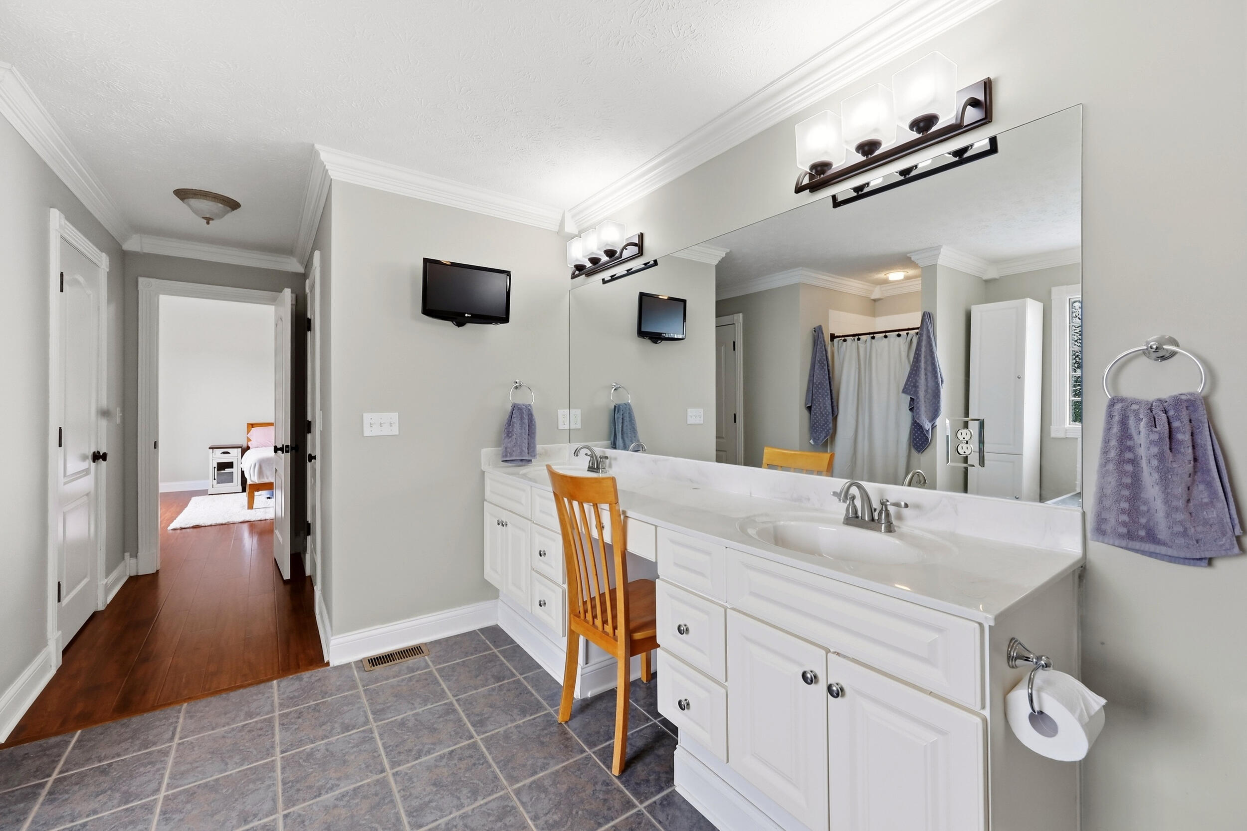 716 Hackney Court Property Photo 38