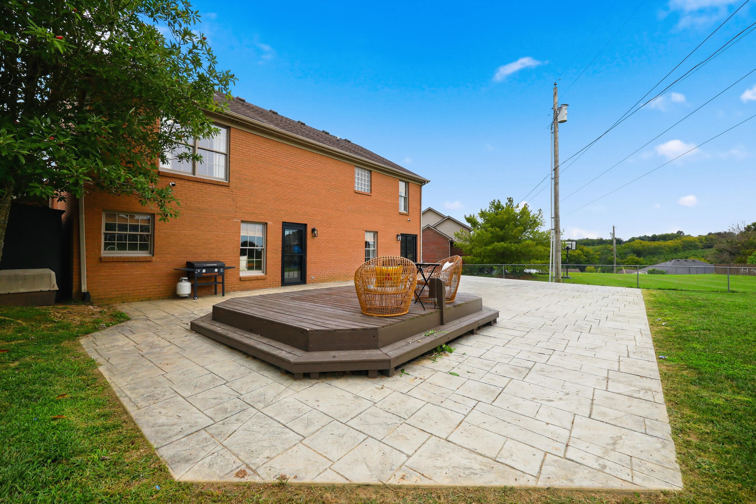 716 Hackney Court Property Photo 42