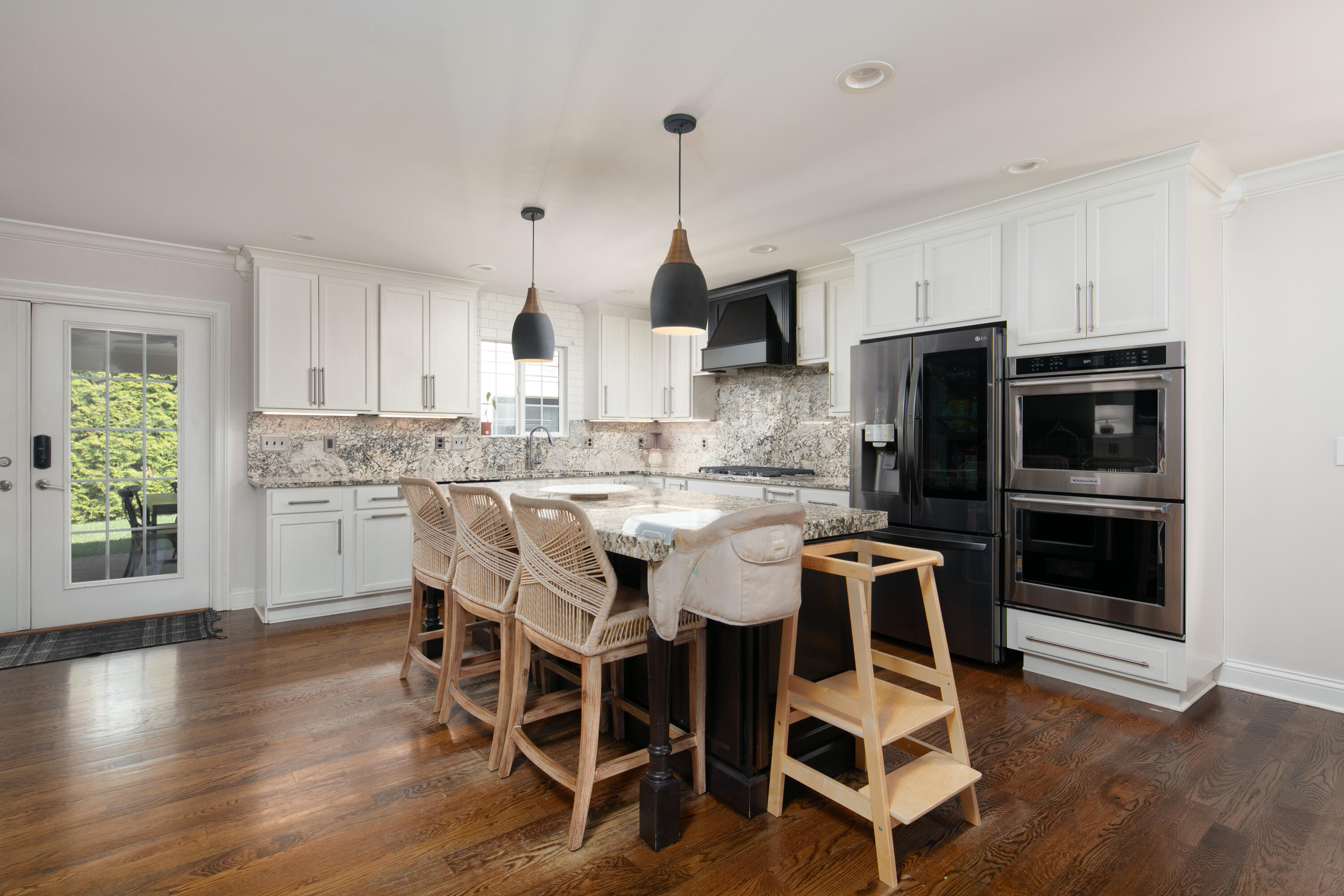 417 Queensway Drive Property Photo 10