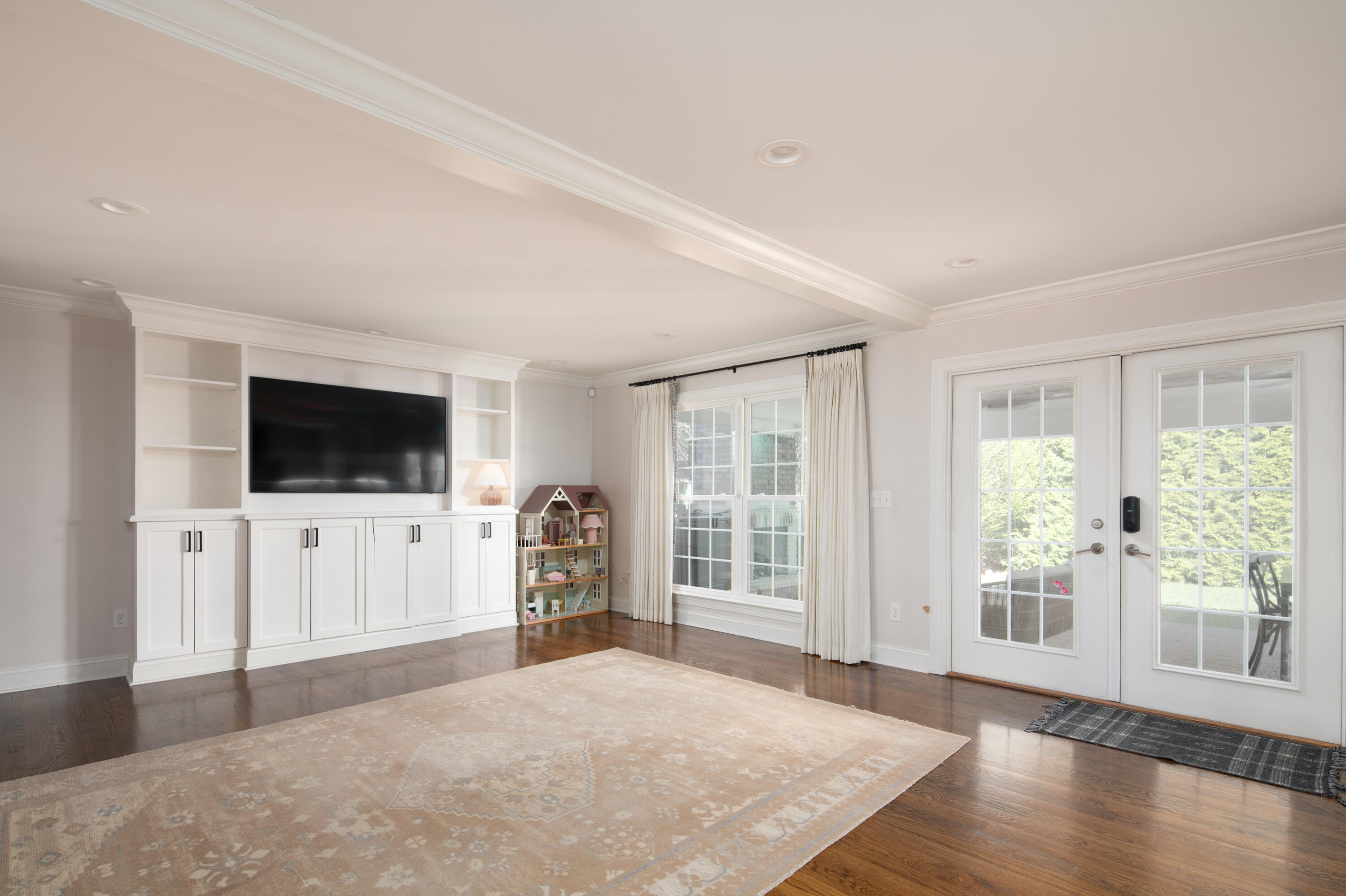 417 Queensway Drive Property Photo 12