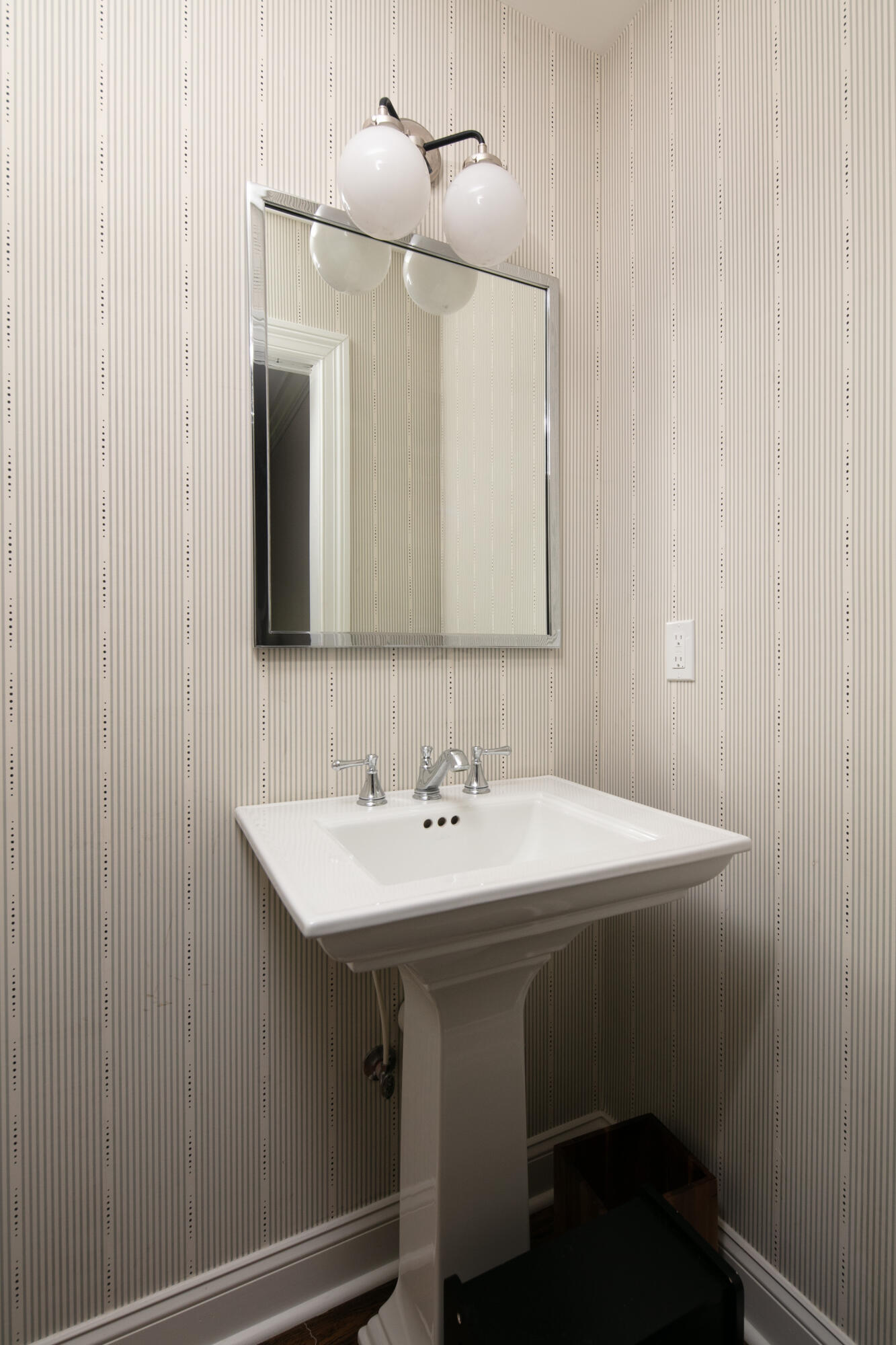 417 Queensway Drive Property Photo 13