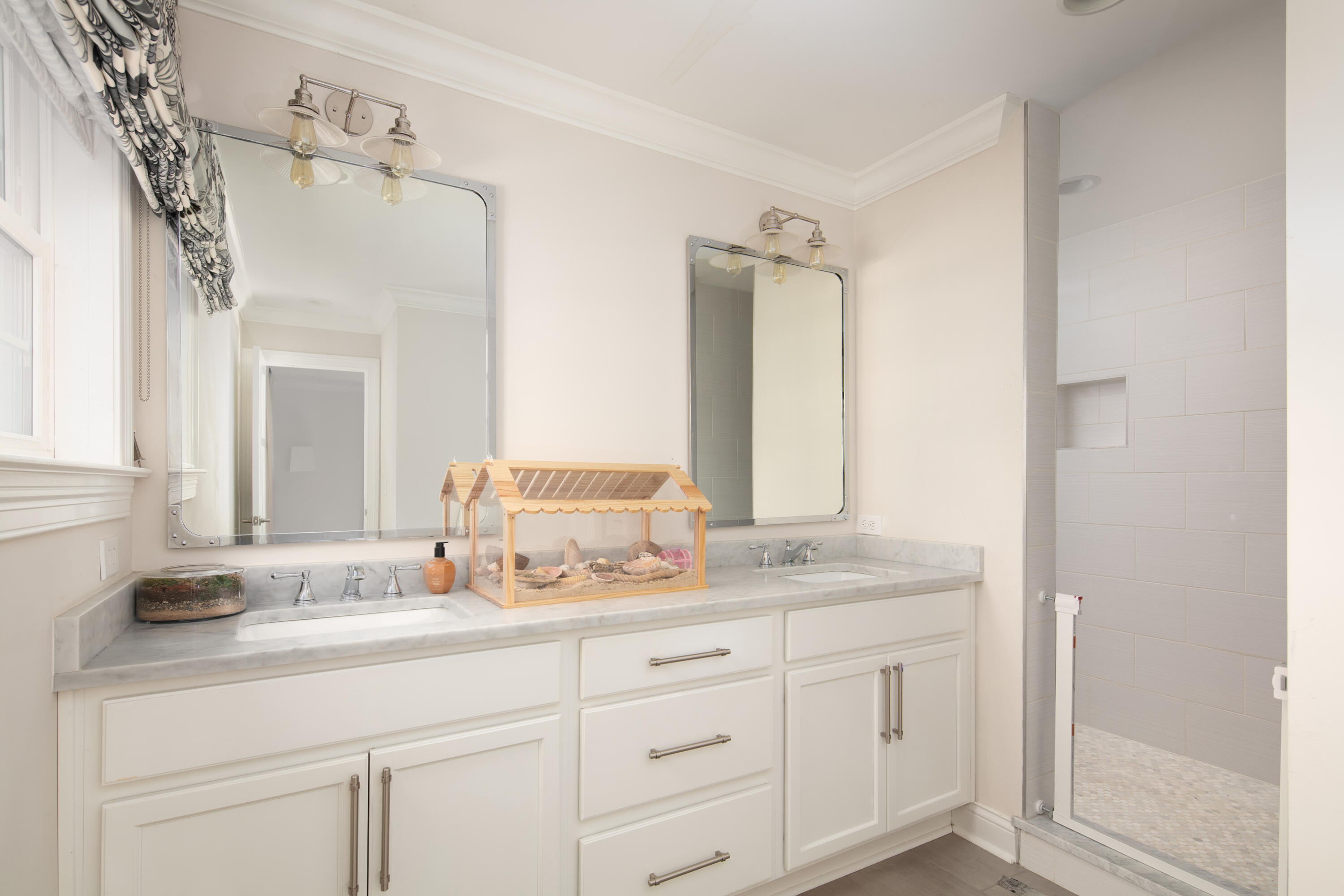 417 Queensway Drive Property Photo 16