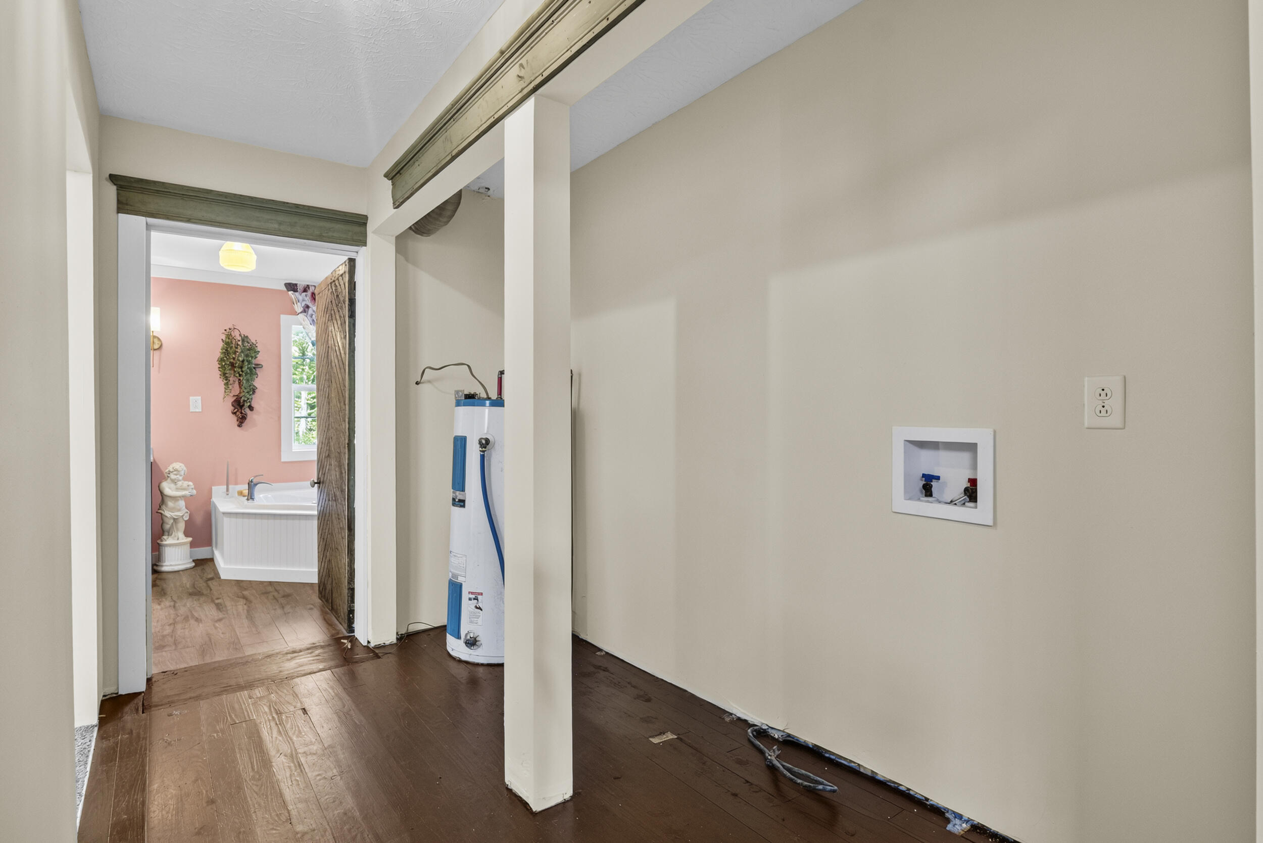391 Main Street Property Photo 48