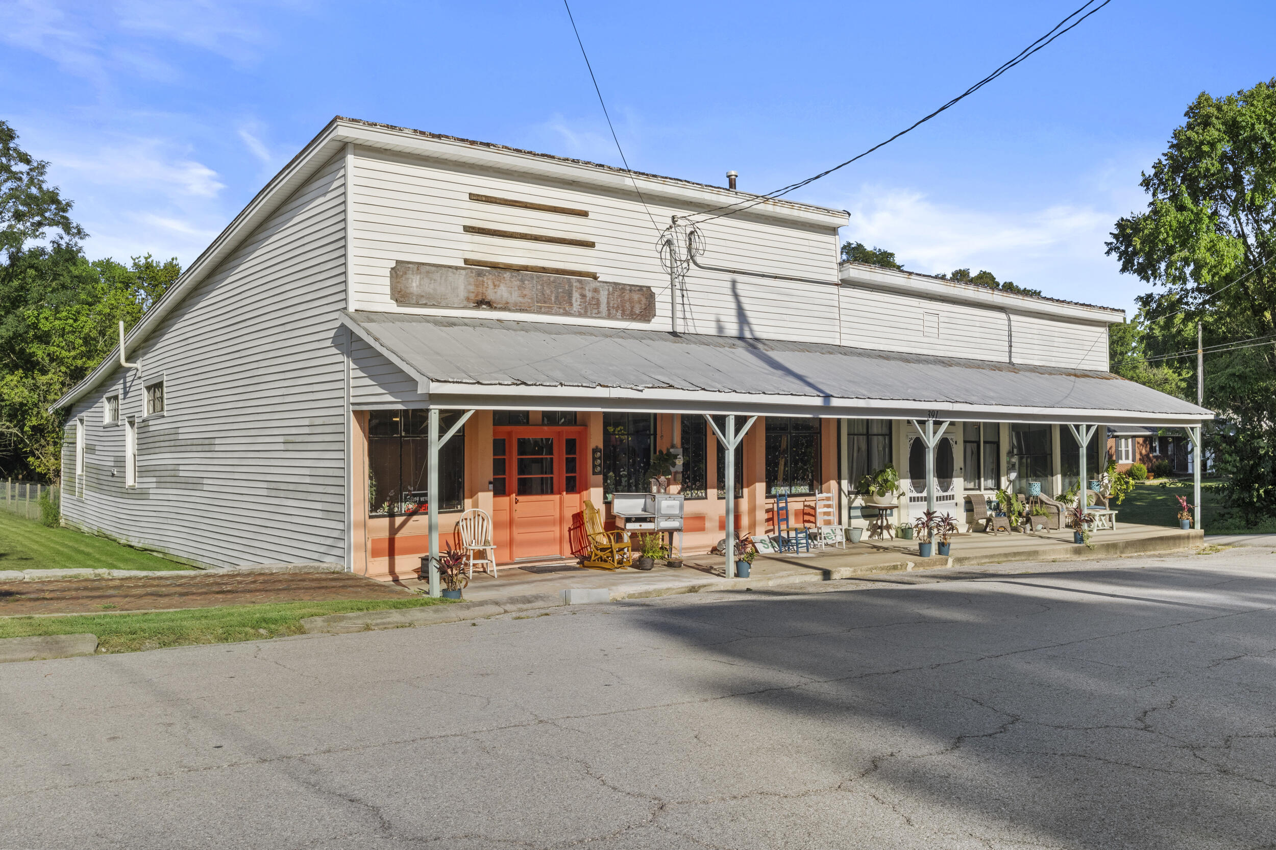 391 Main Street Property Photo 10