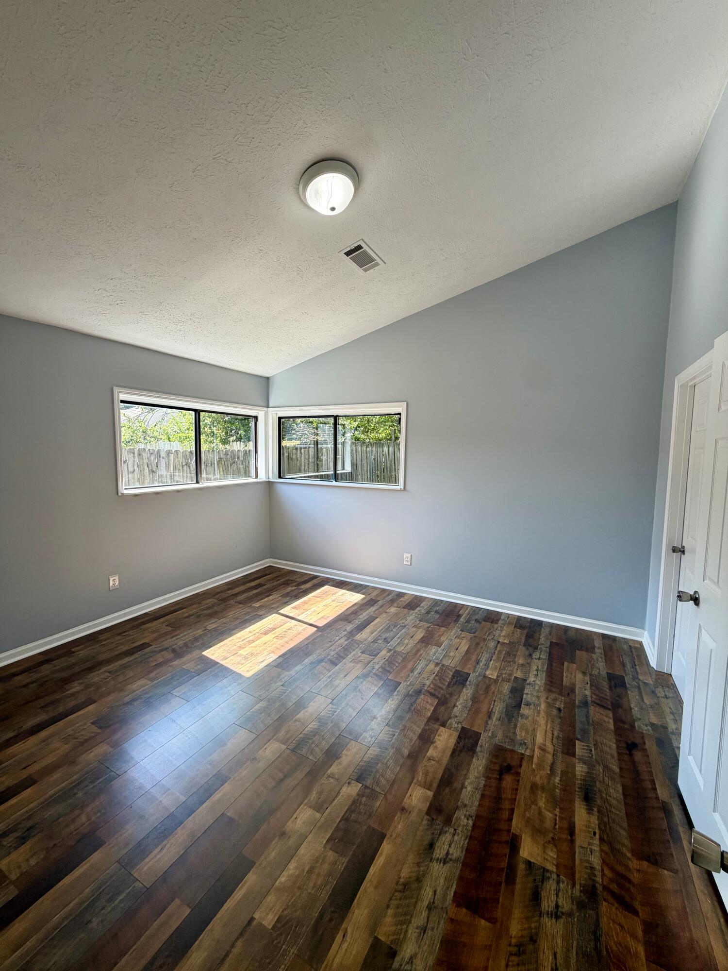 2700 Whitwood Place Property Photo 7