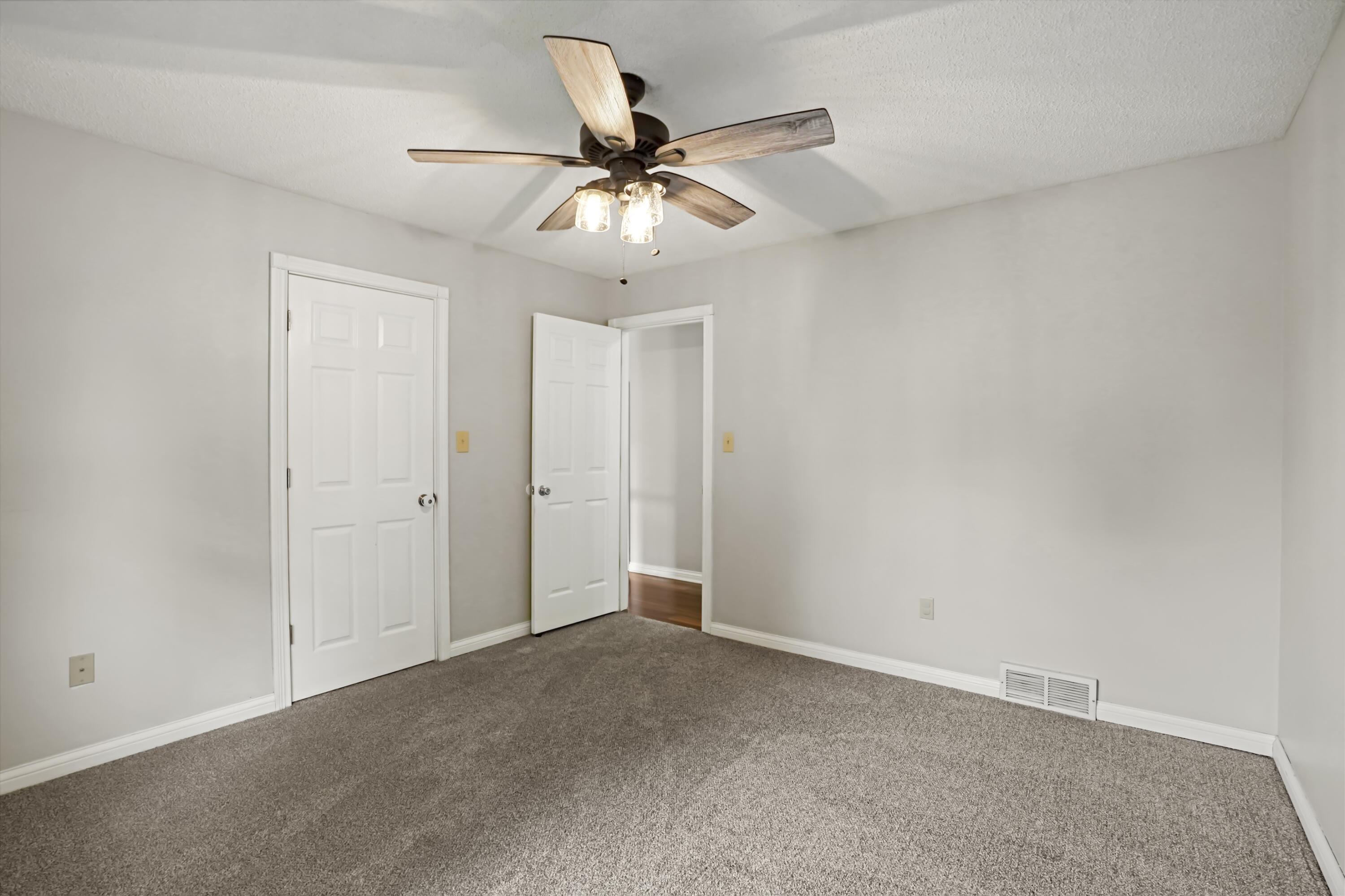 612 Woodview Drive Property Photo 18