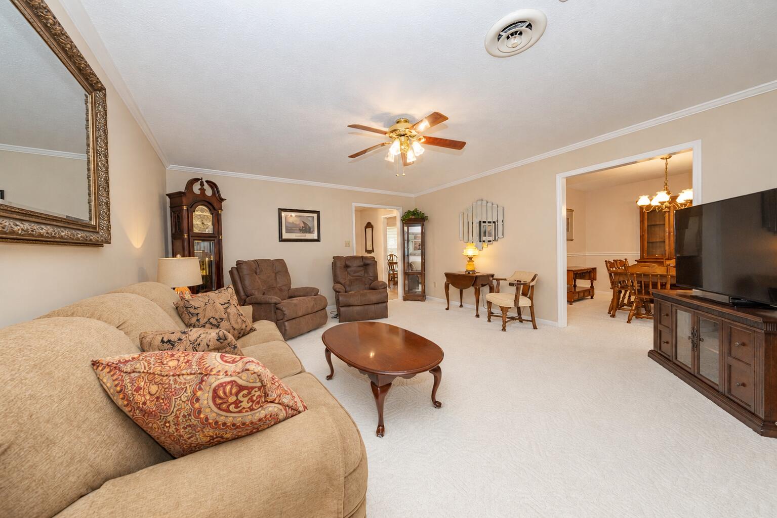121 Quail Run Property Photo 3