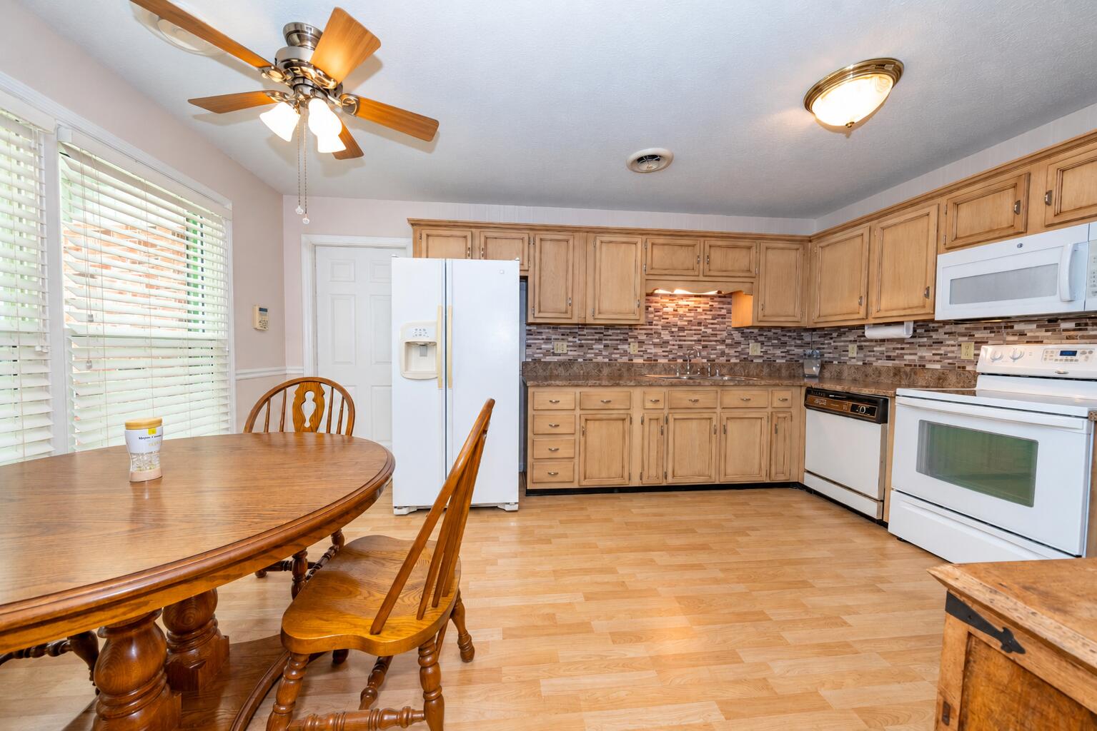 121 Quail Run Property Photo 4