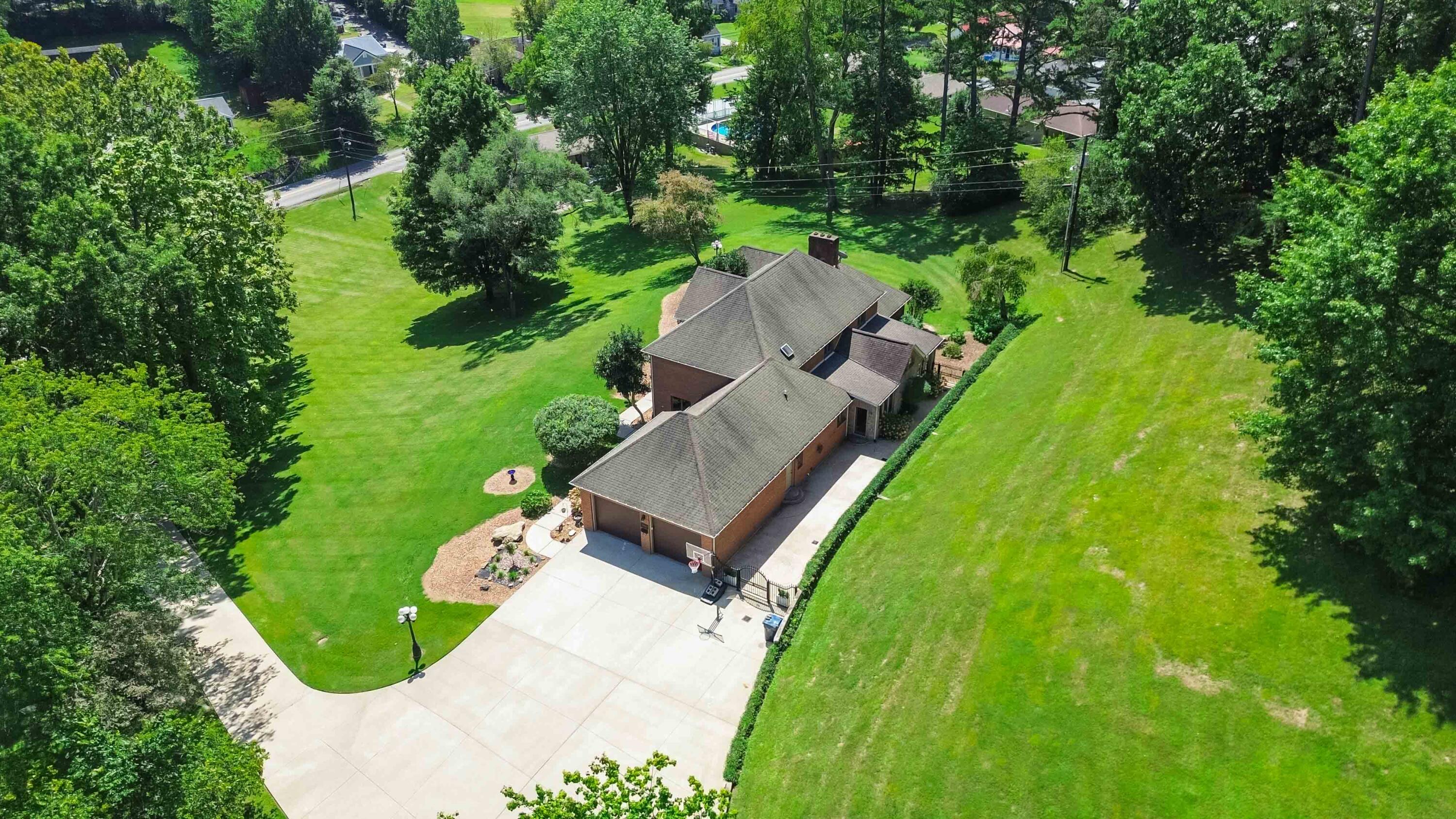 217 Moren Road Property Photo 16