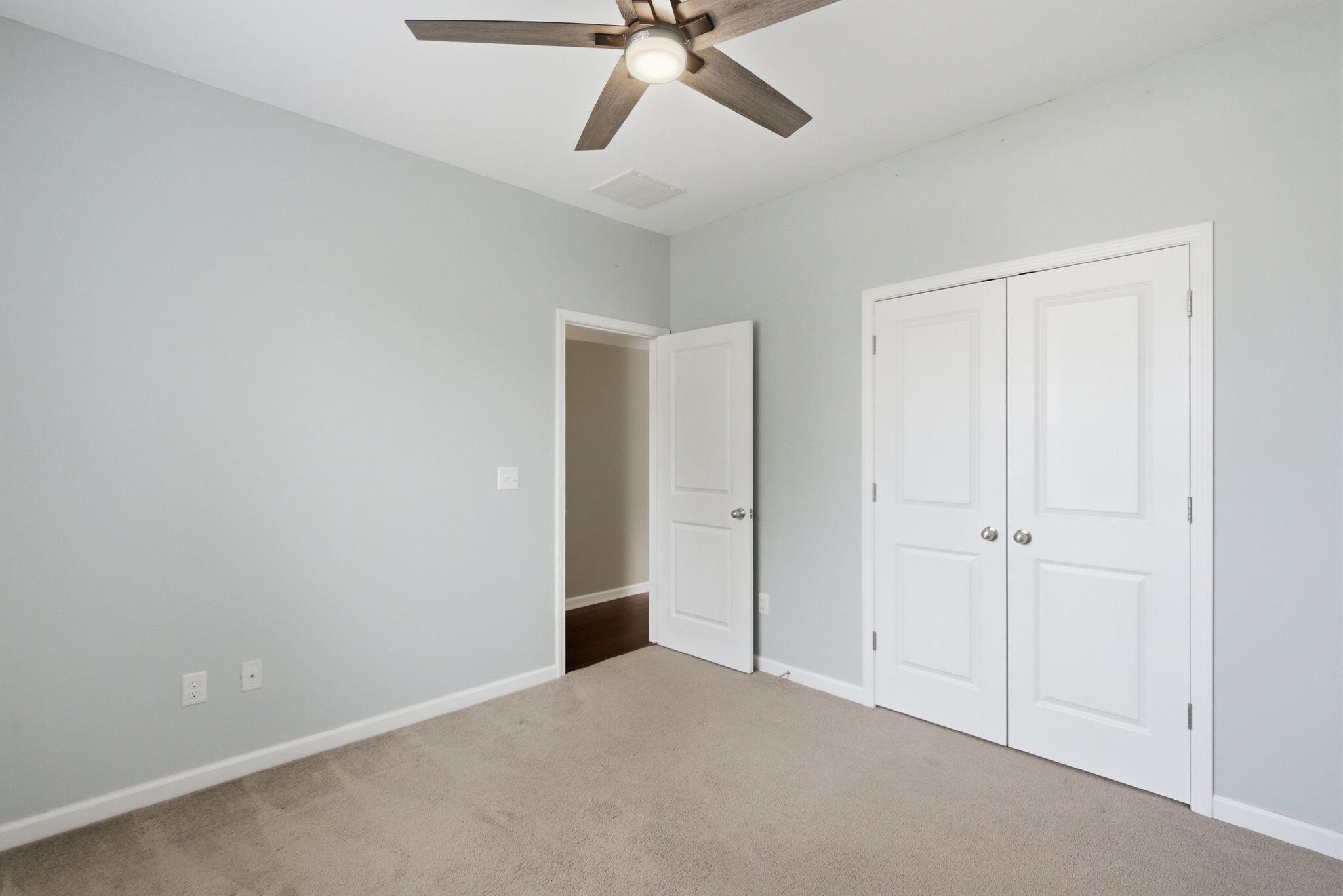 240 Ferndale Pass Property Photo 6