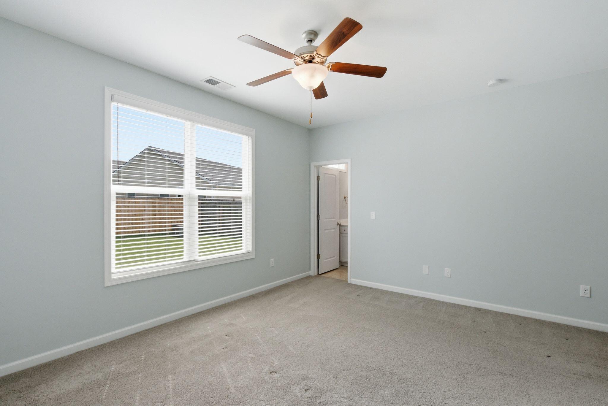 240 Ferndale Pass Property Photo 22