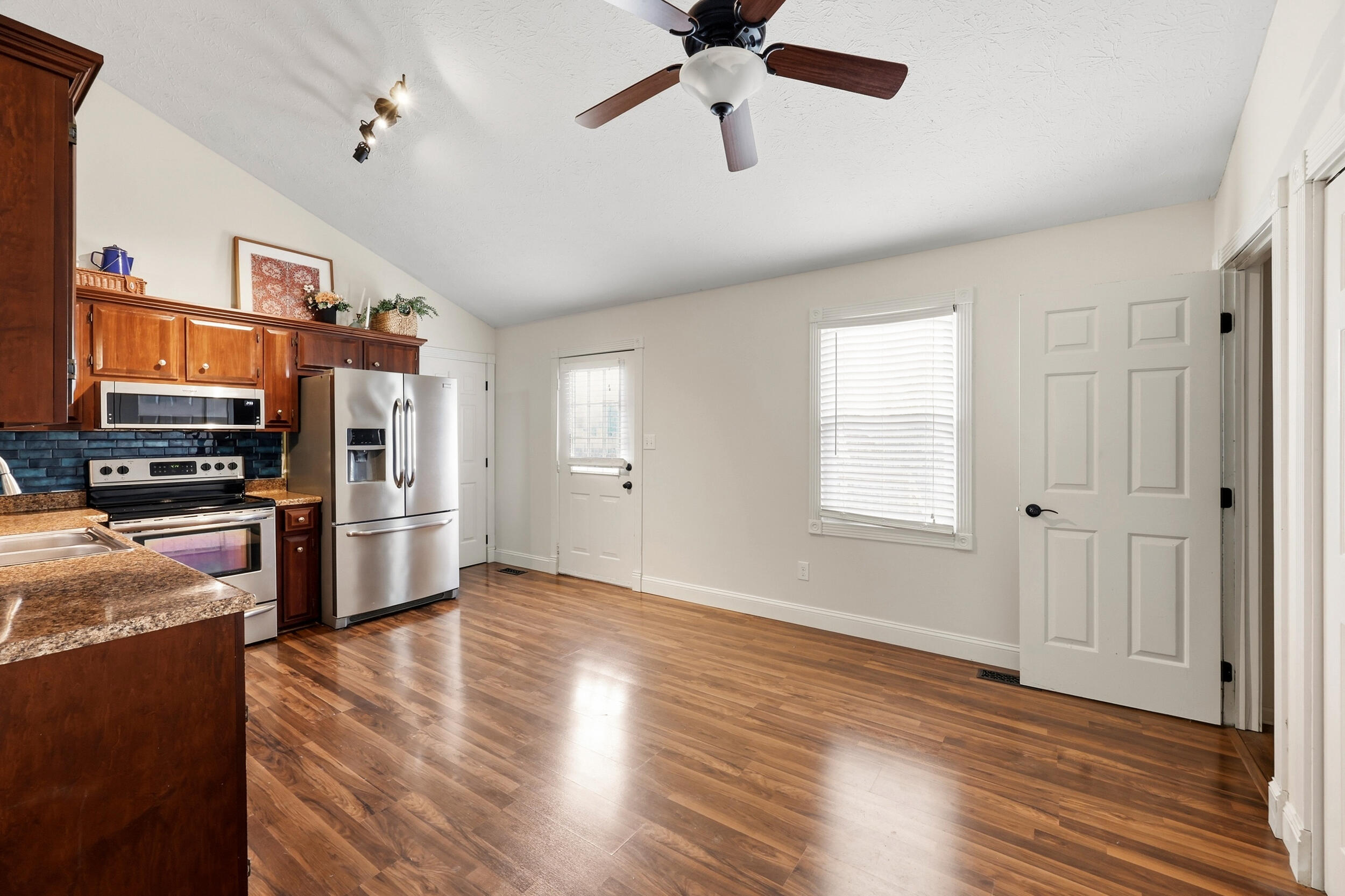 1064 Jenny Lillard Road Property Photo 16