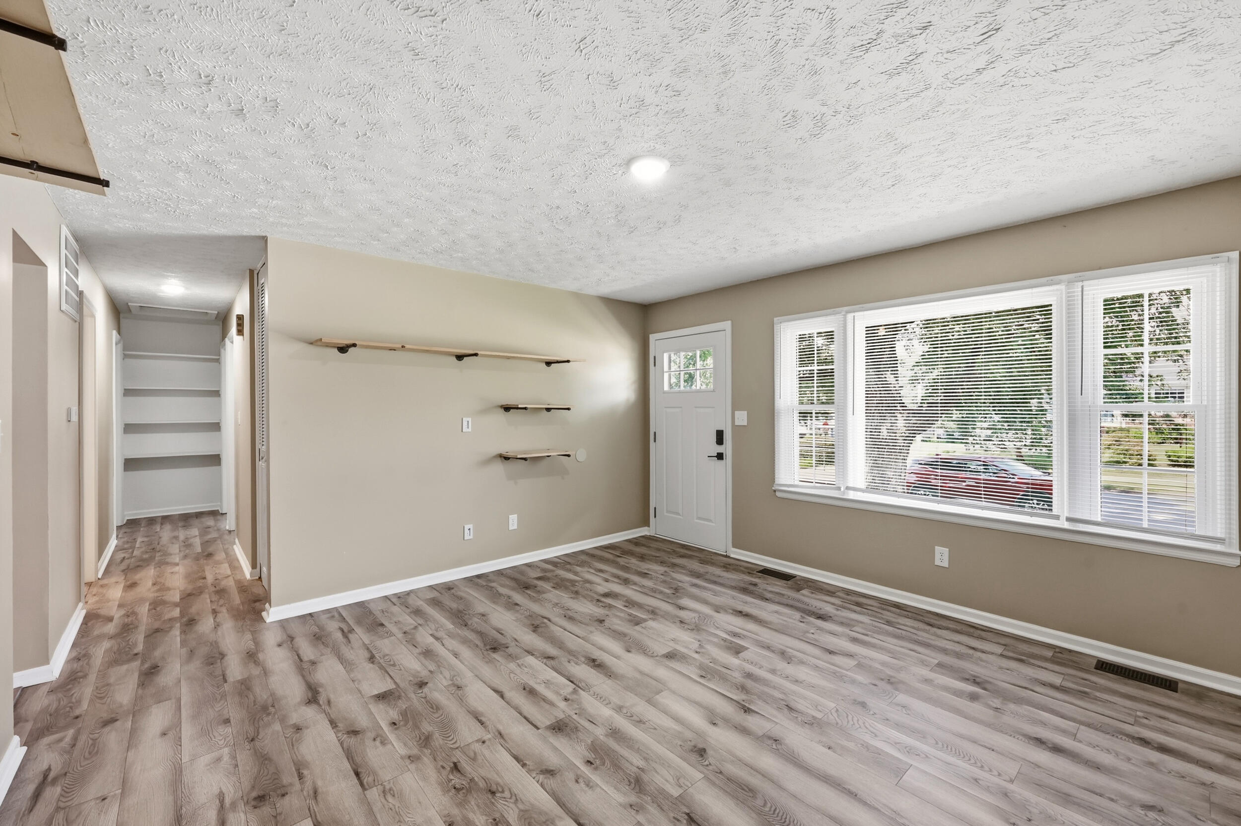 2702 Stetson Lane Property Photo 5