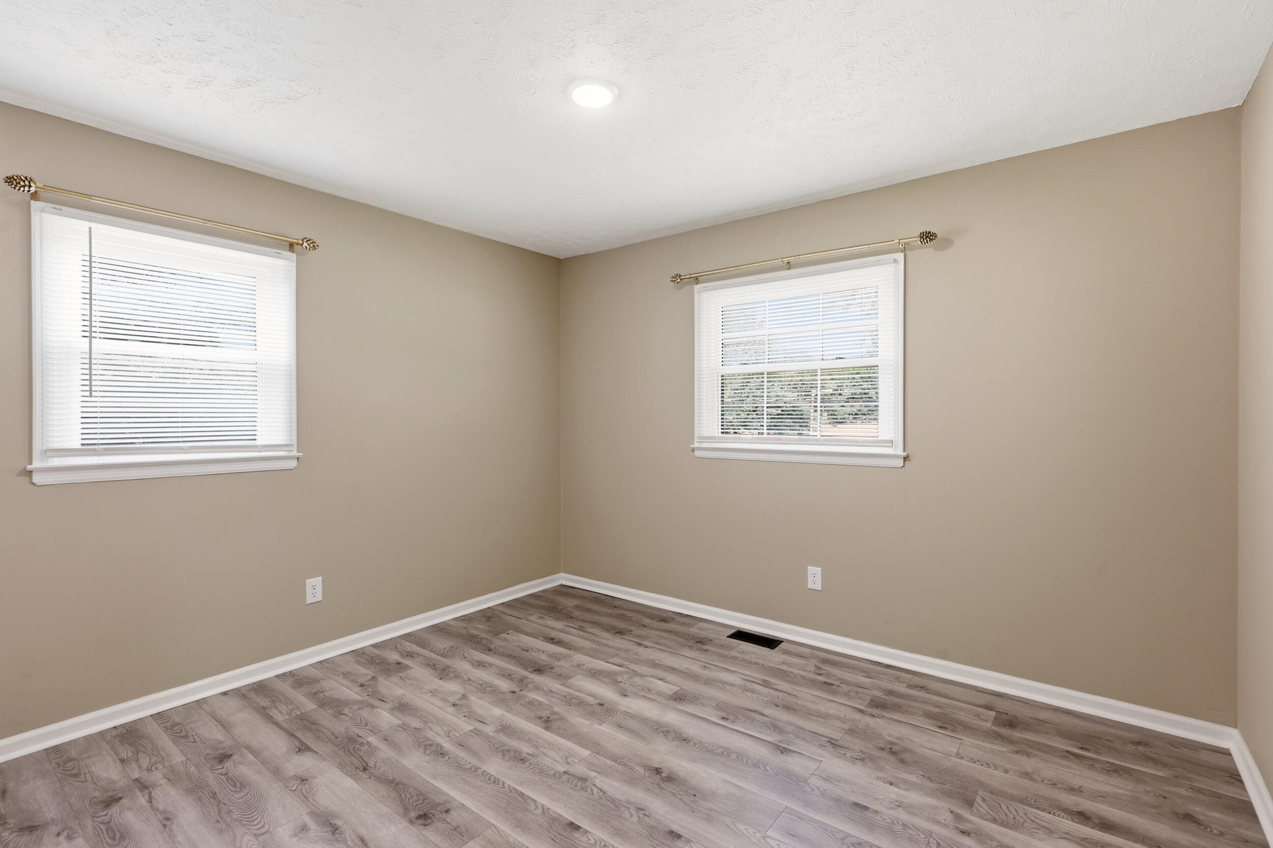 2702 Stetson Lane Property Photo 14