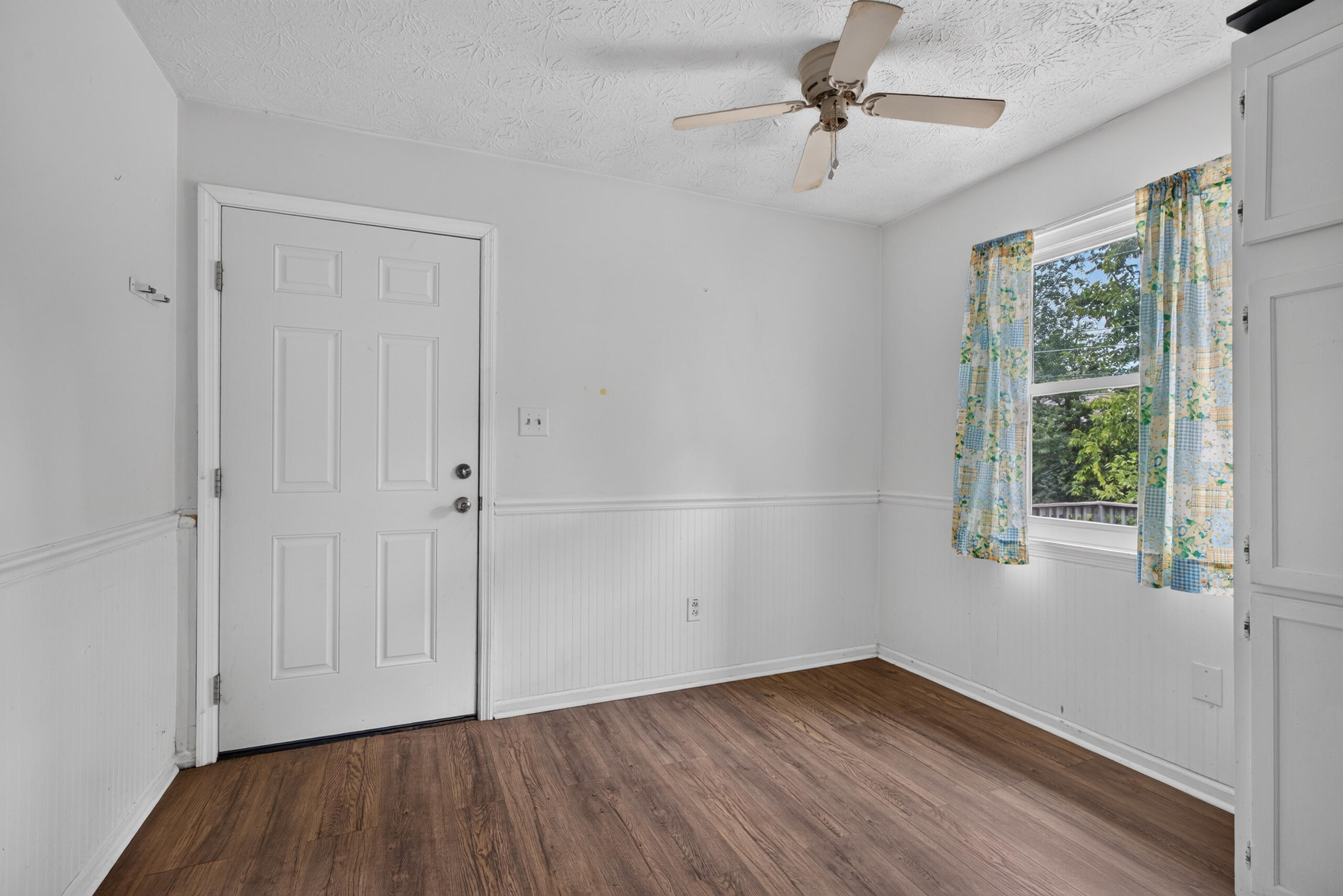 228 Laurel Lane Property Photo 10