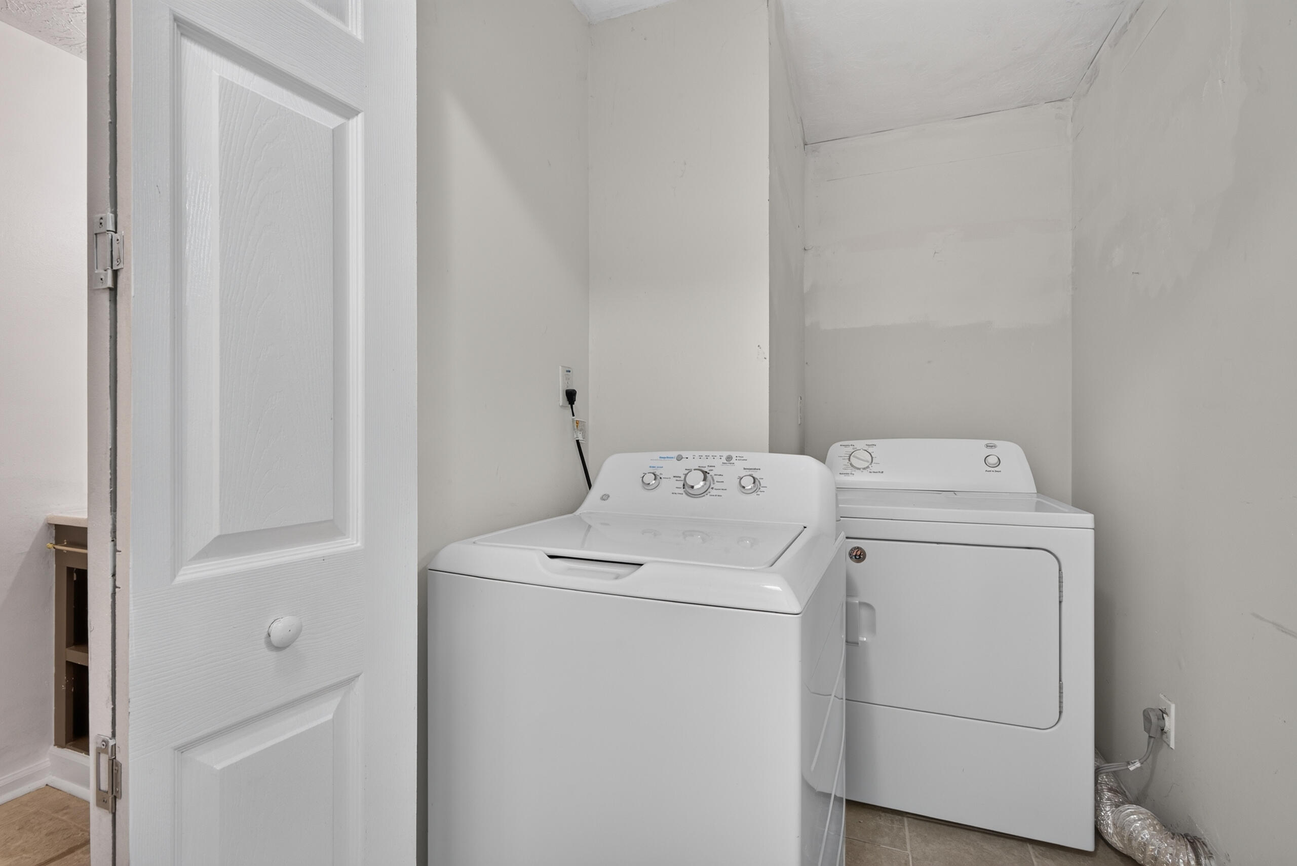 228 Laurel Lane Property Photo 15