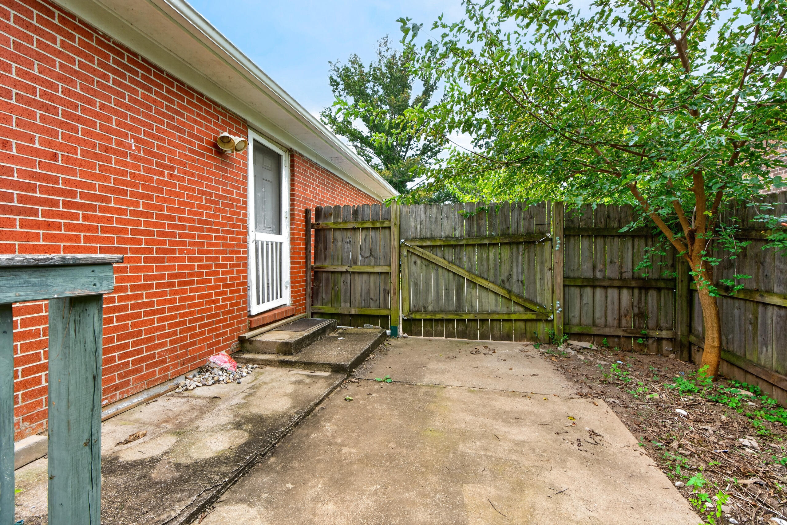 228 Laurel Lane Property Photo 26