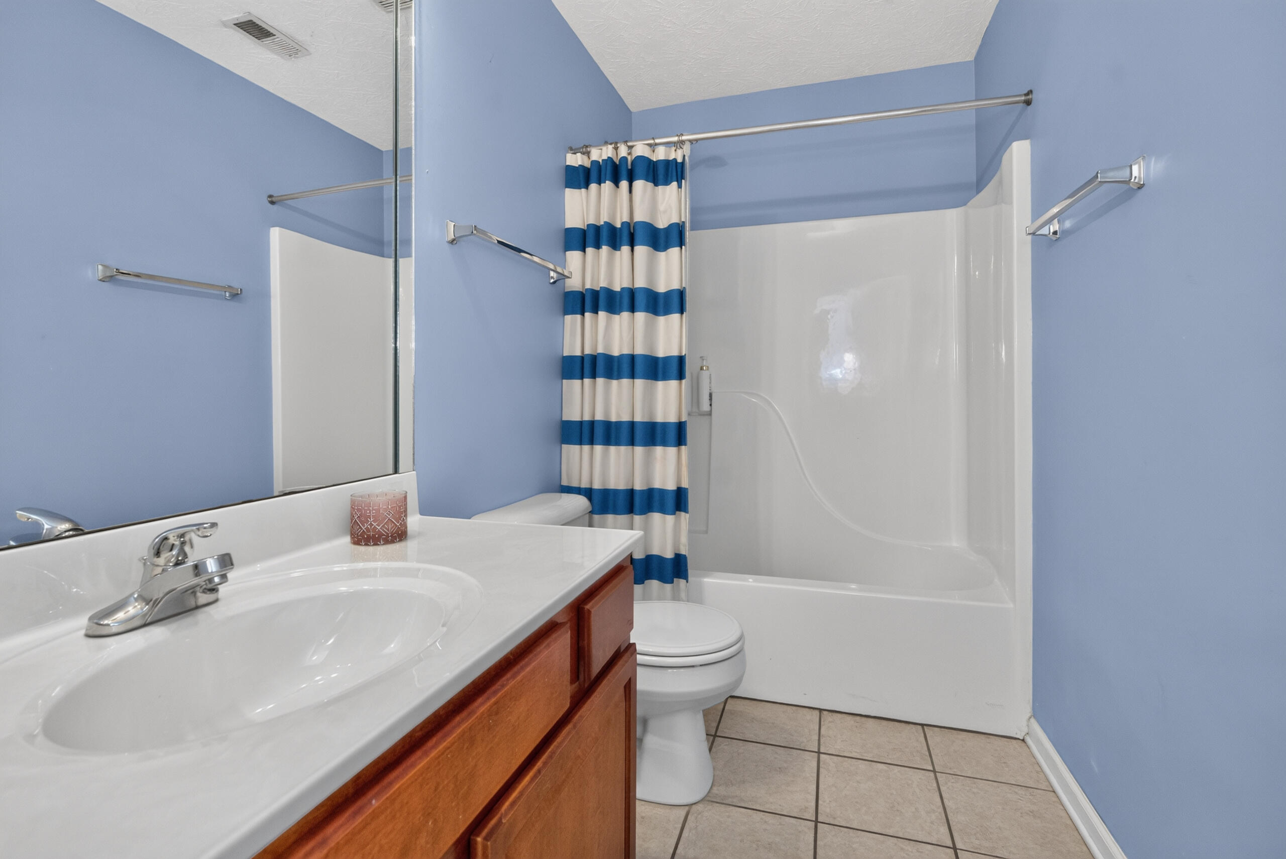 925 Seneca Park Property Photo 15