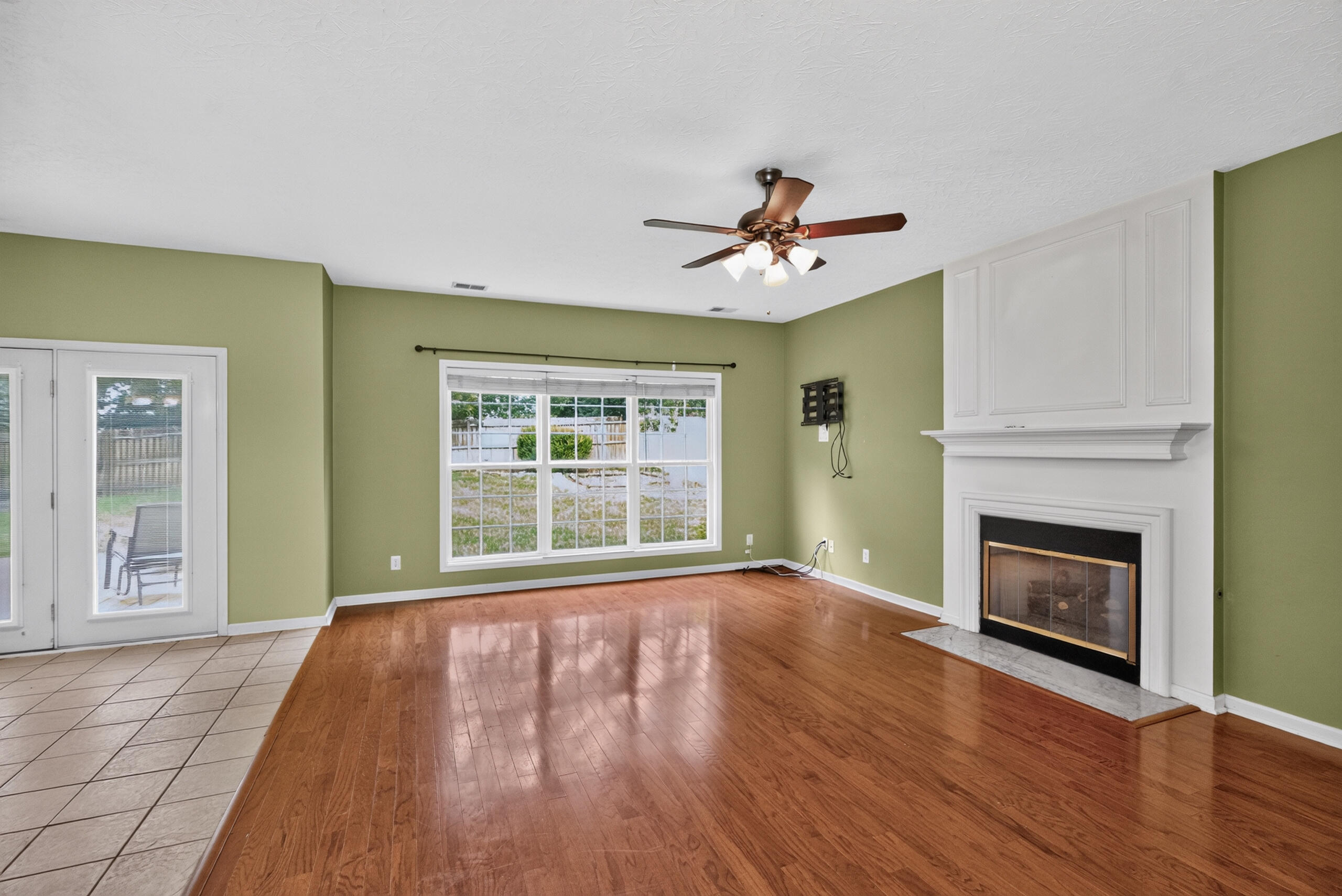925 Seneca Park Property Photo 16
