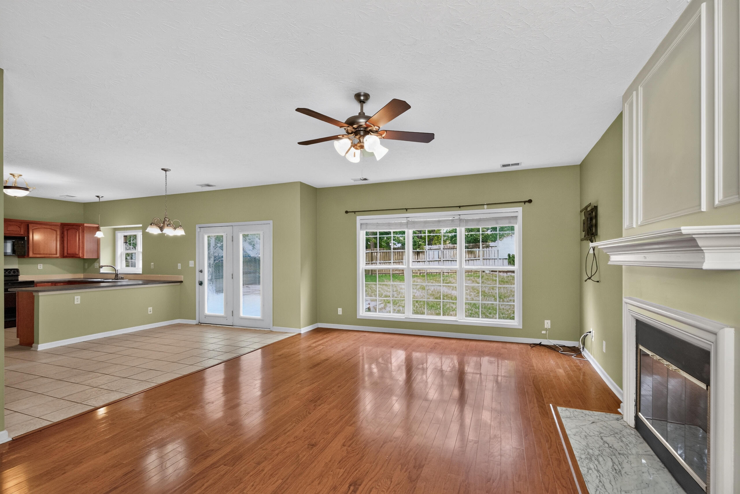 925 Seneca Park Property Photo 18
