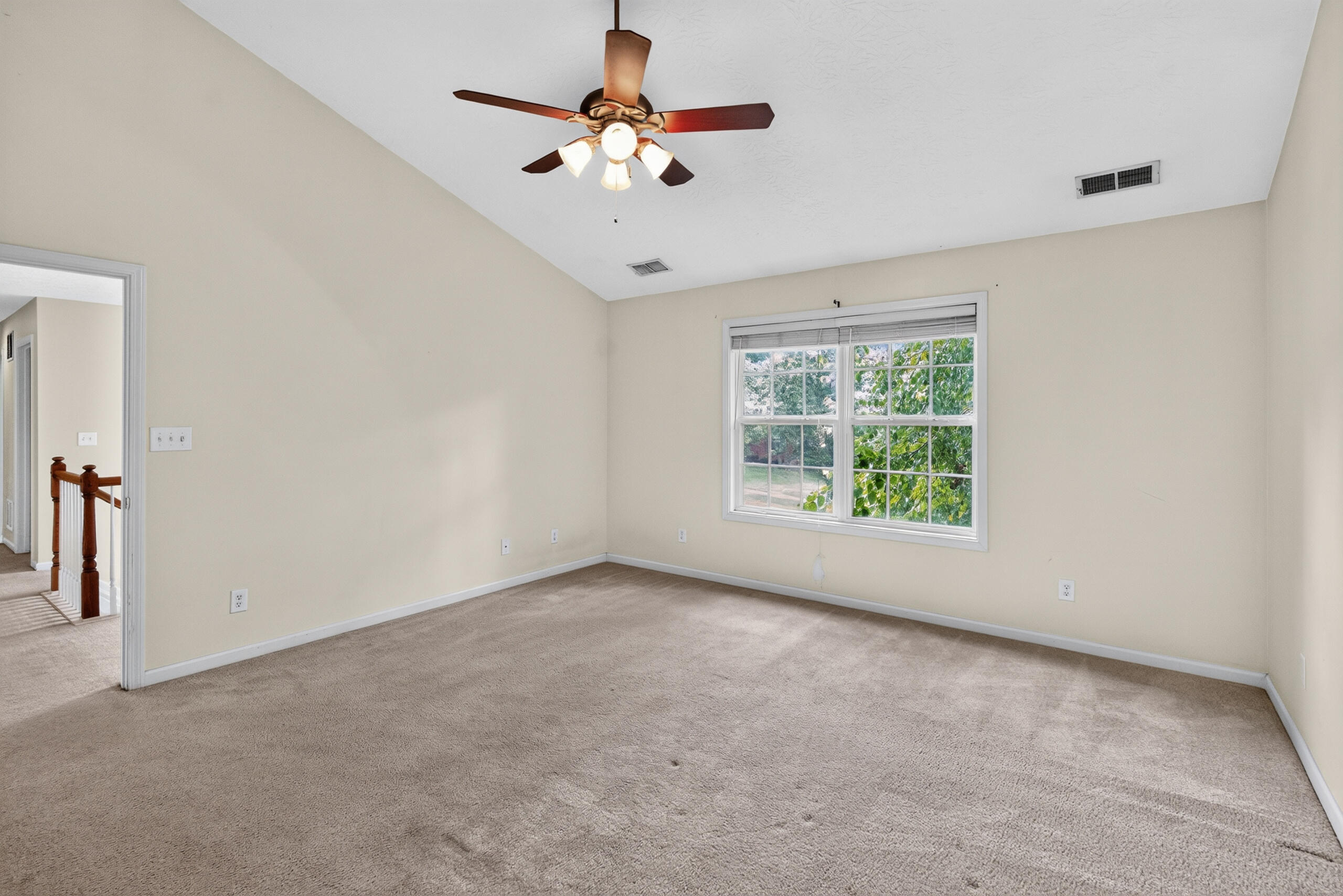925 Seneca Park Property Photo 23