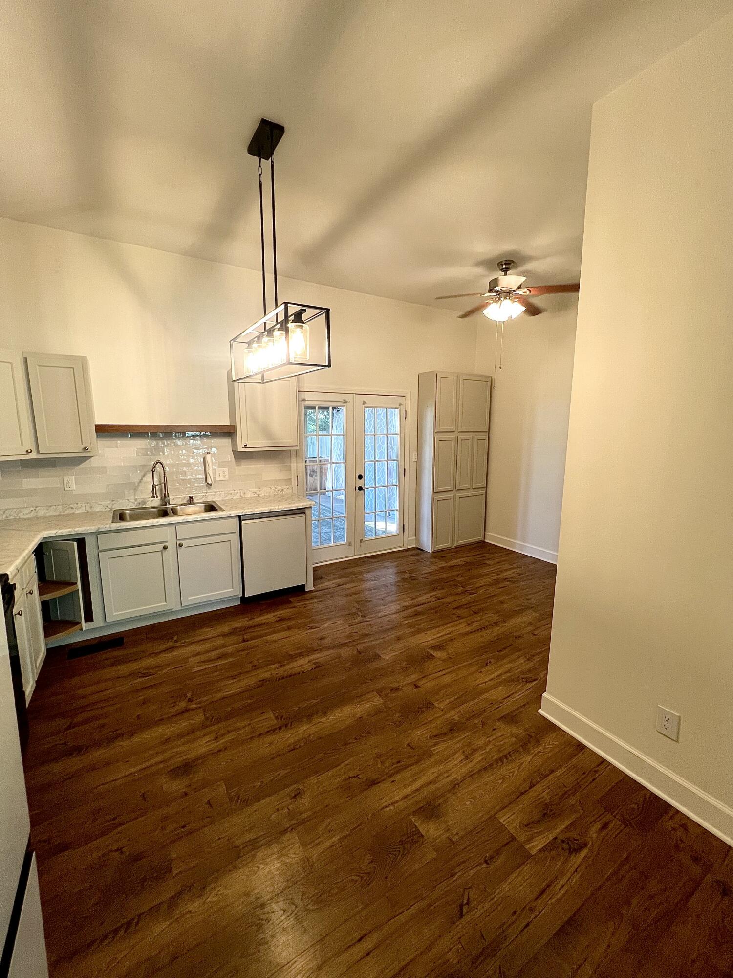 516 S 3rd Street Property Photo 6