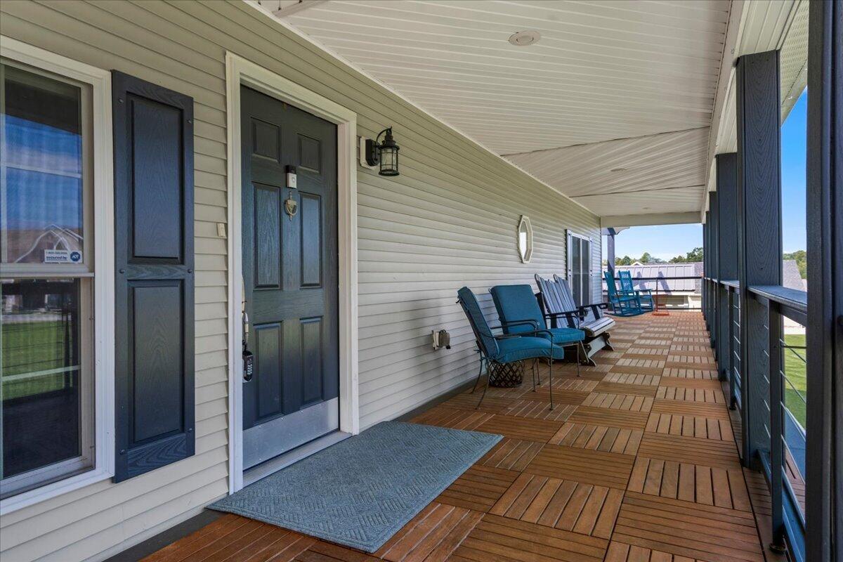 108 Elizabeth Jade Lane Property Photo 5