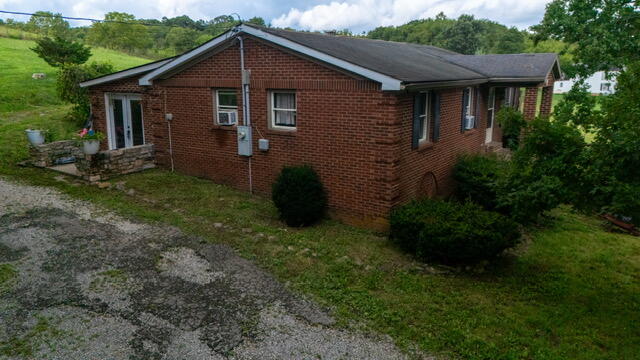 830 Gunnell Road Property Photo 3
