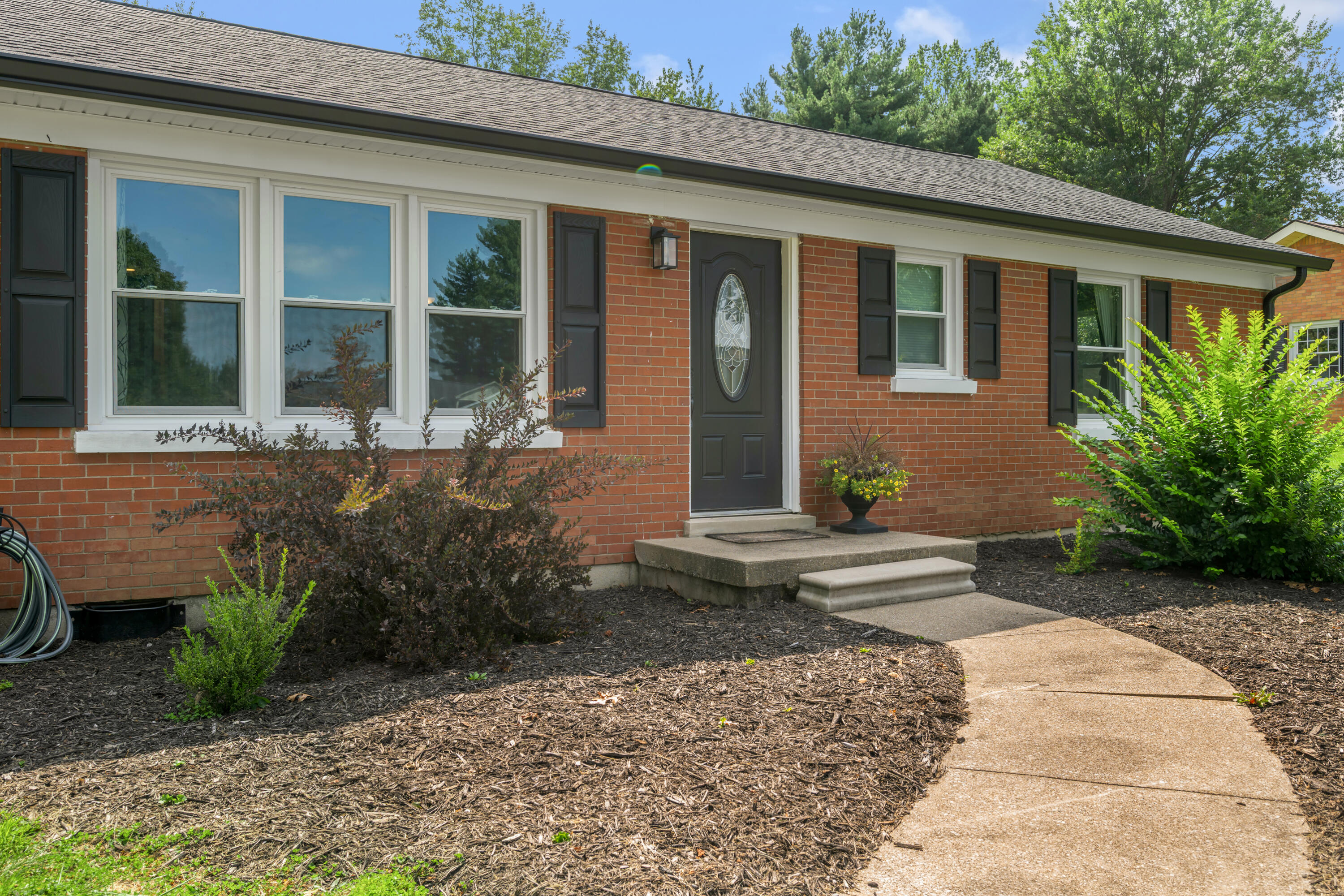 110 Gaybourne Way Property Photo 4