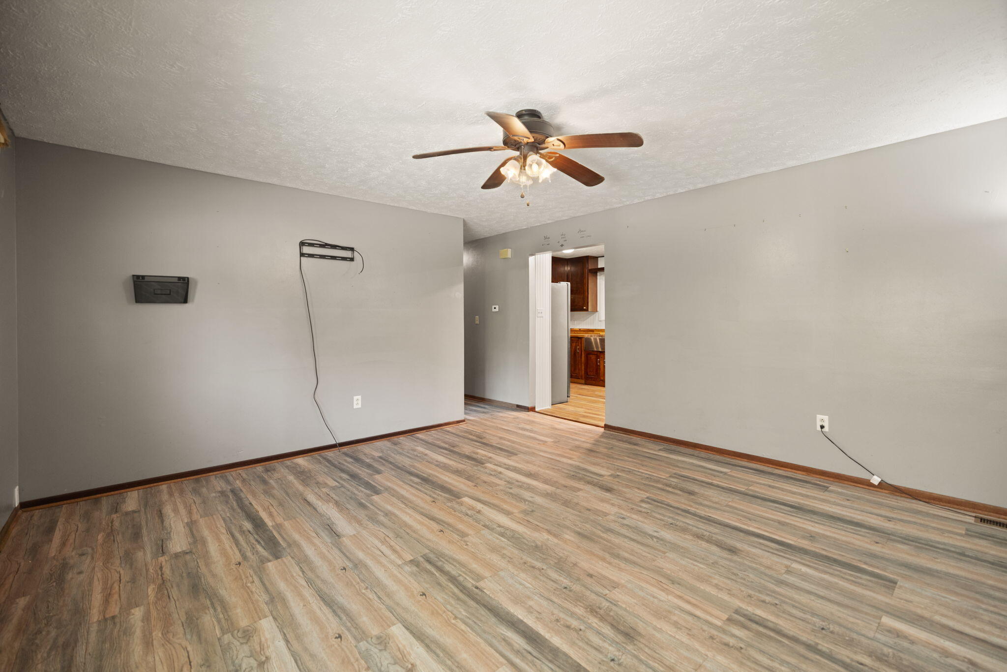 1431 Brush Creek Road Property Photo 4