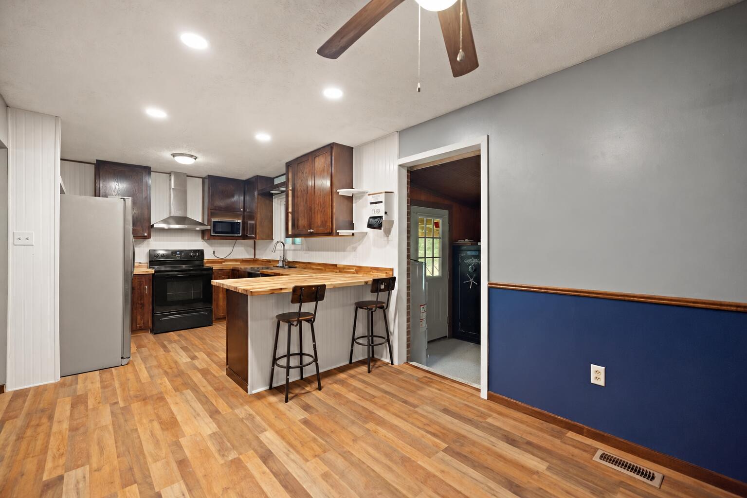 1431 Brush Creek Road Property Photo 7