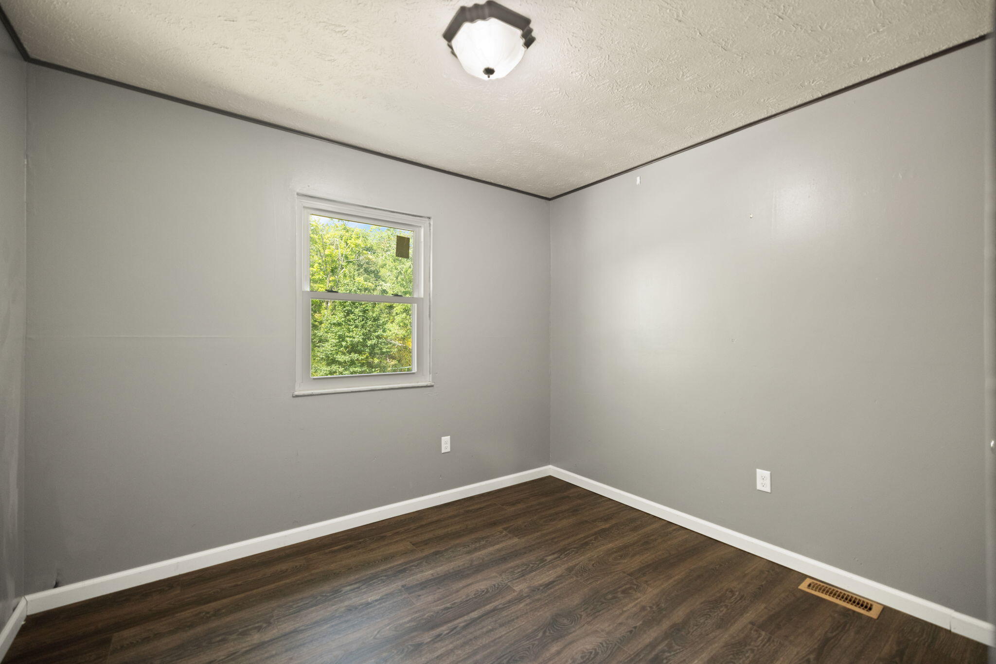 1431 Brush Creek Road Property Photo 10