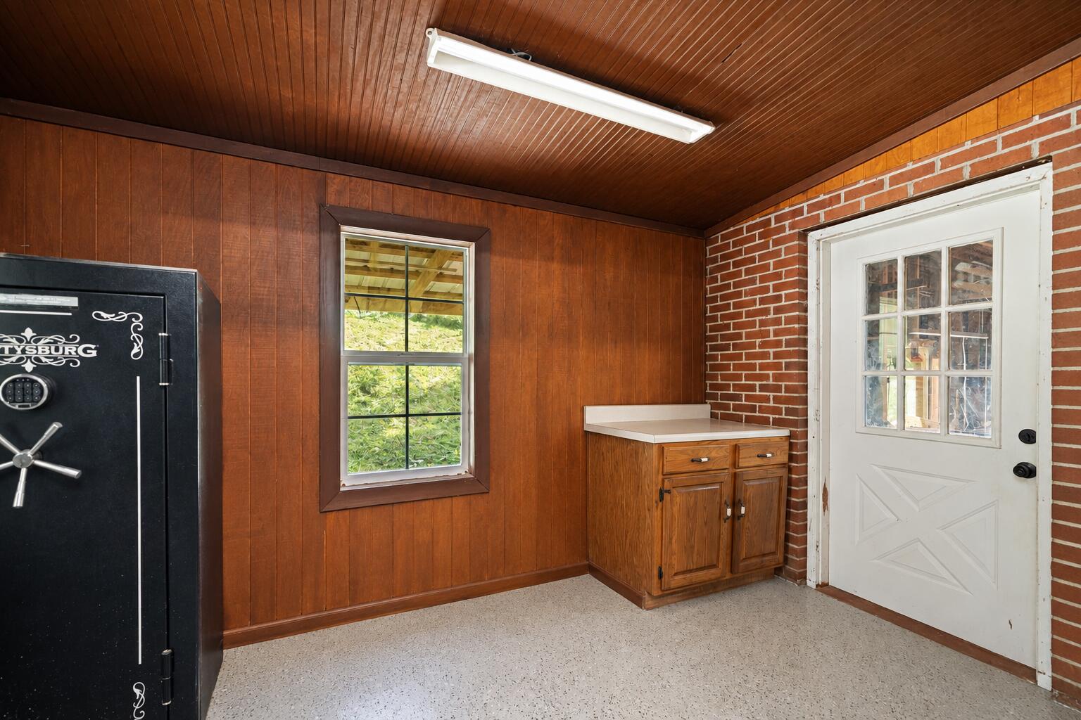 1431 Brush Creek Road Property Photo 11